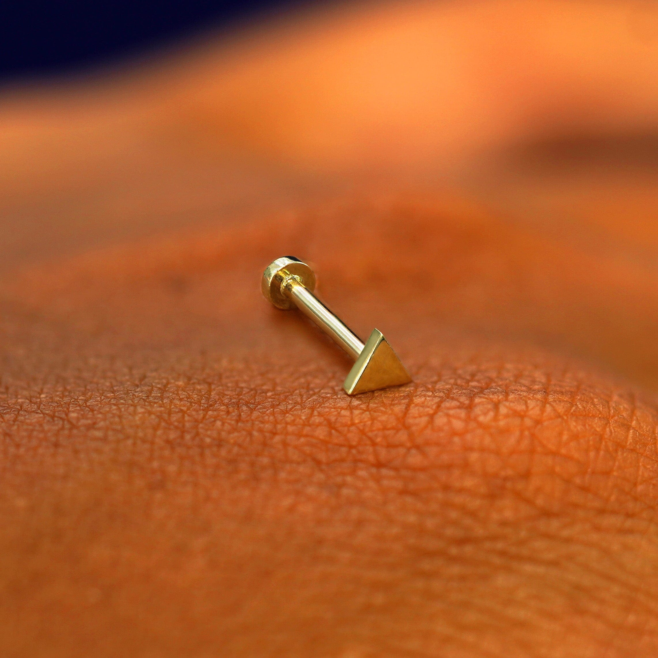 Automic Gold Studio Triangle Flatback Piercing