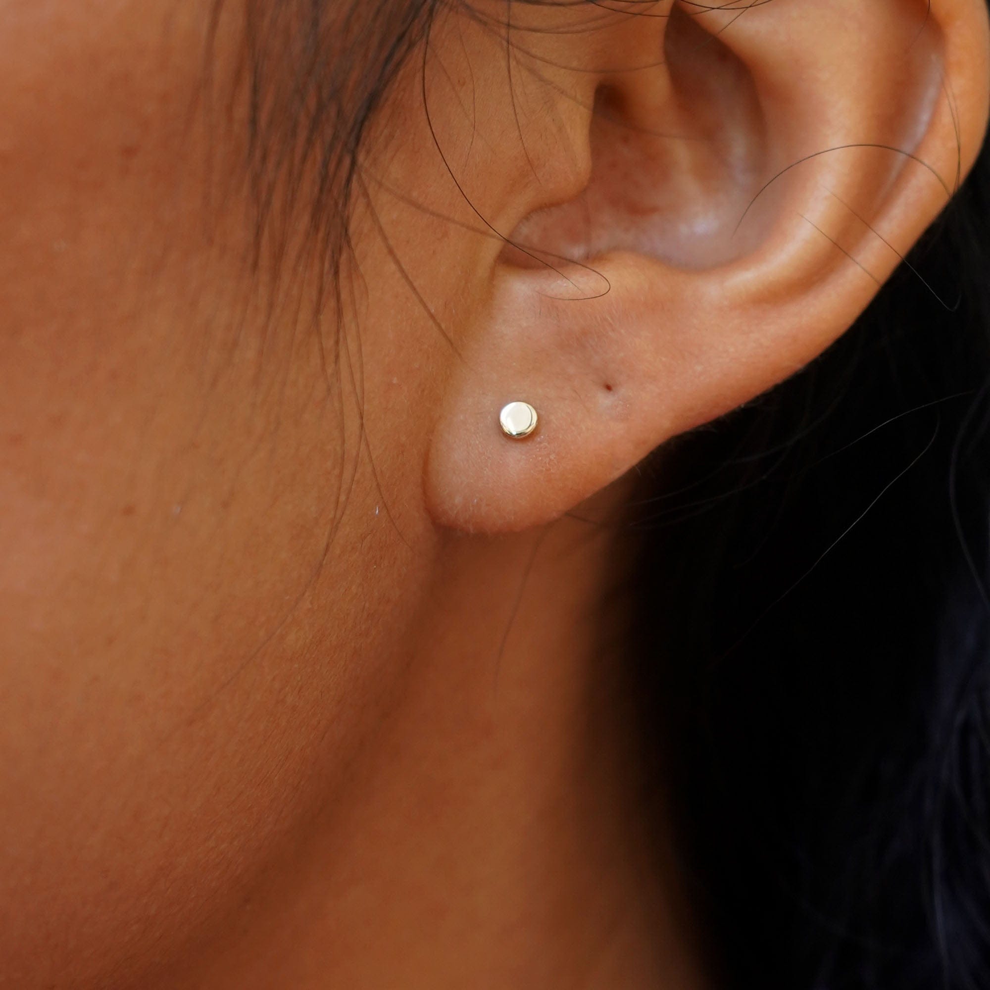 Automic Gold Studio Medium Circle Flatback Piercing