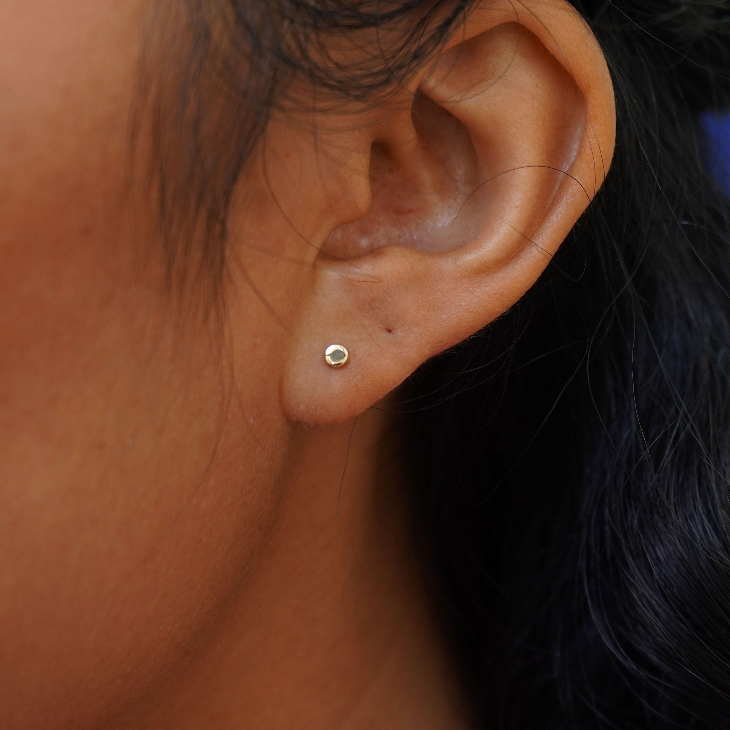 Automic Gold Studio Small Circle Flatback Piercing