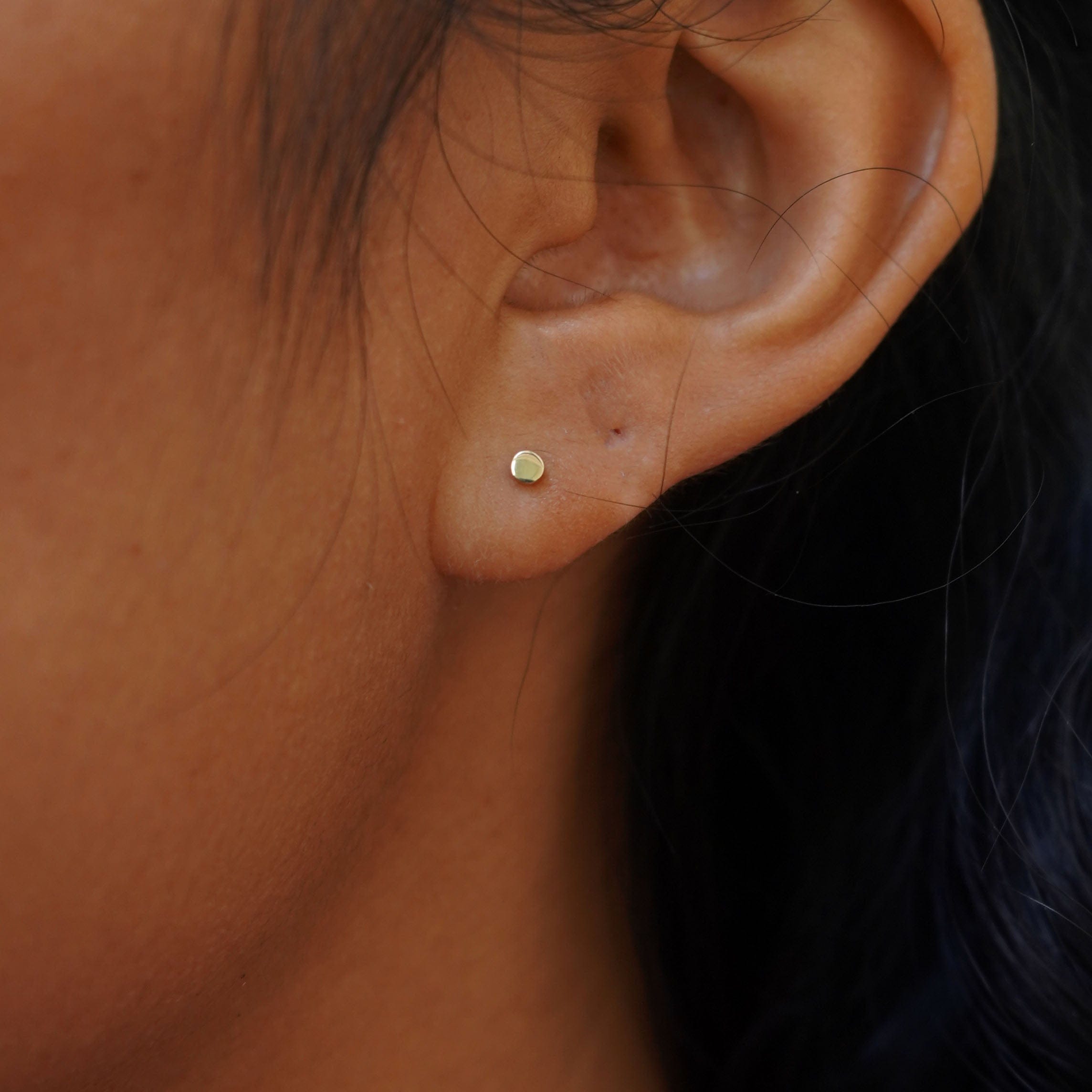 Automic Gold Studio Mini Circle Flatback Piercing