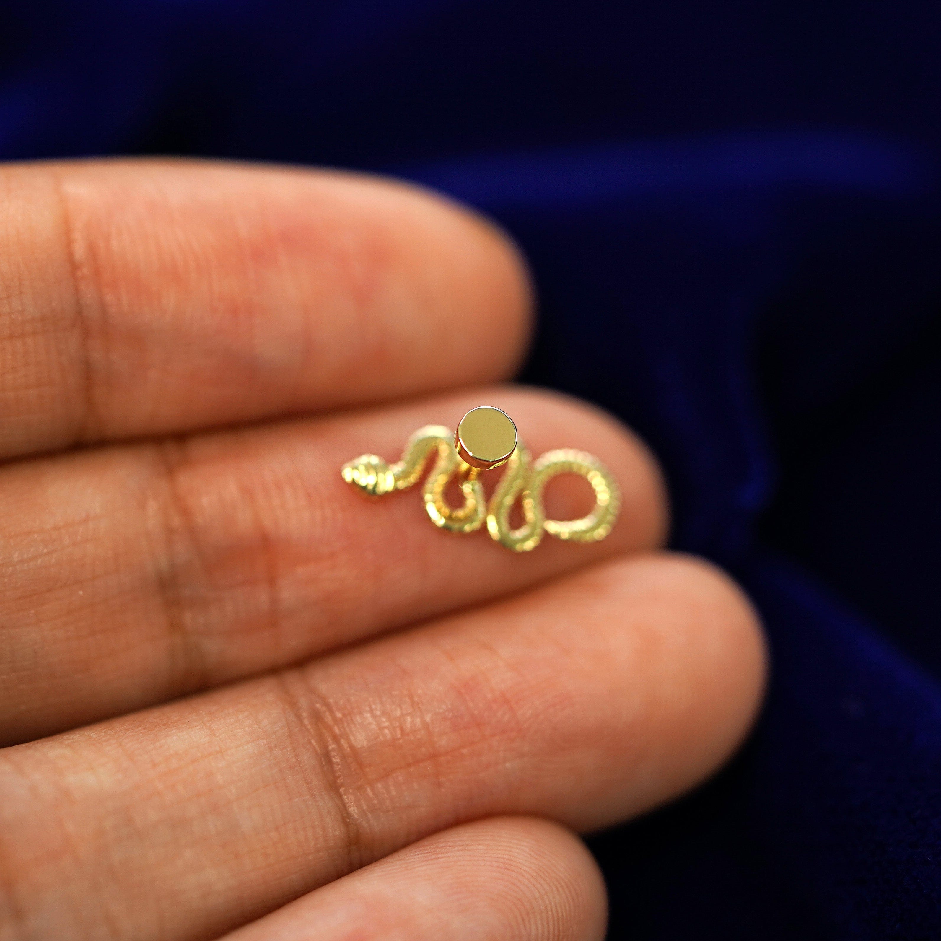Automic Gold Studio Snake Flatback Piercing