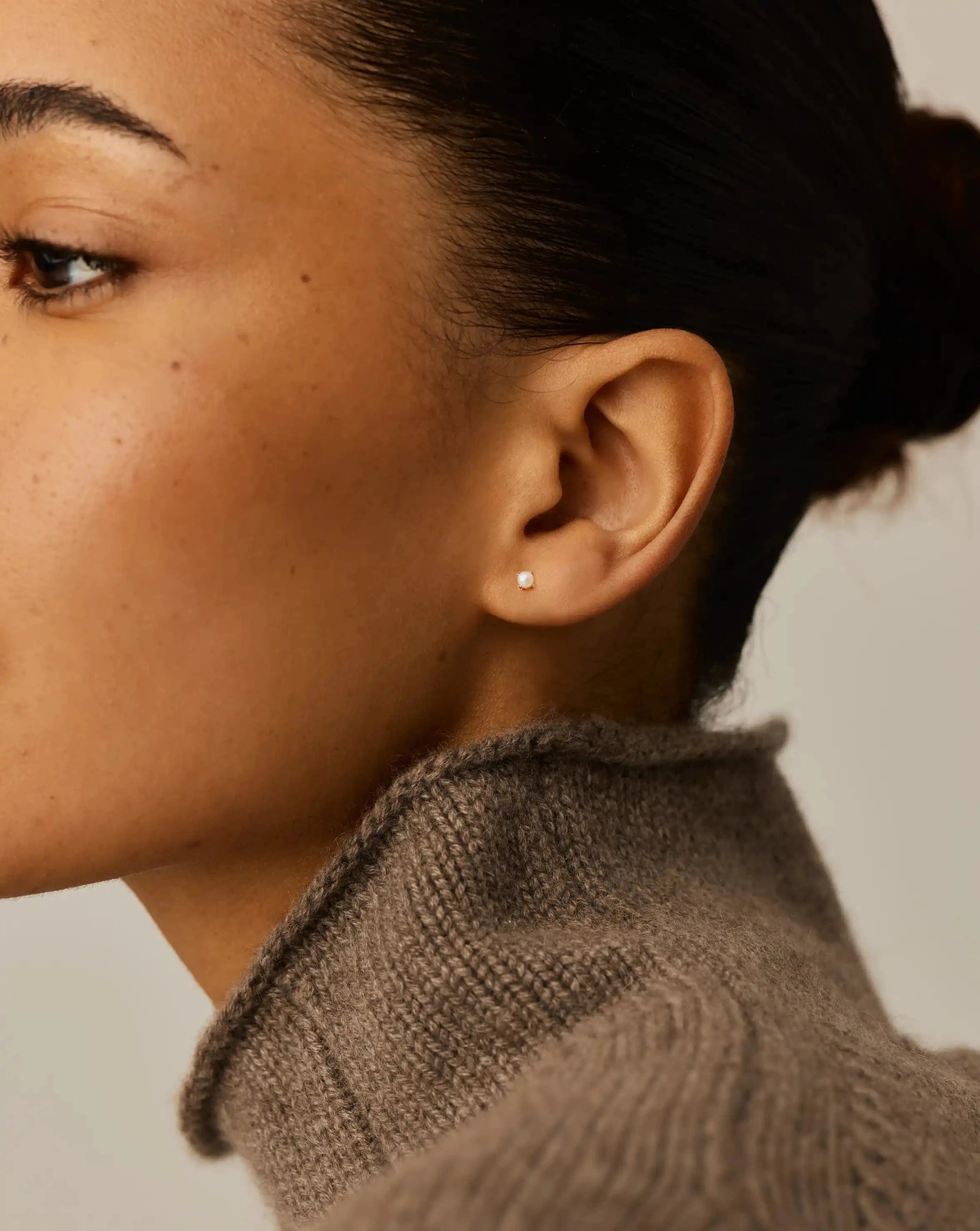 Solid Gold Pearl Stud Earrings | 14ct Solid Gold/Pearl