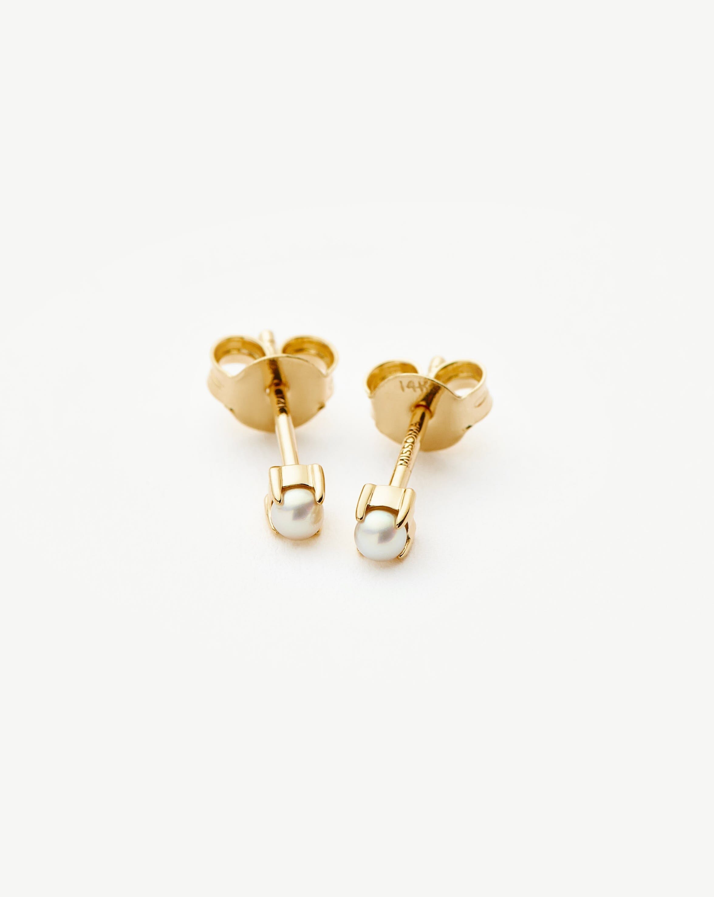 Solid Gold Pearl Stud Earrings | 14ct Solid Gold/Pearl