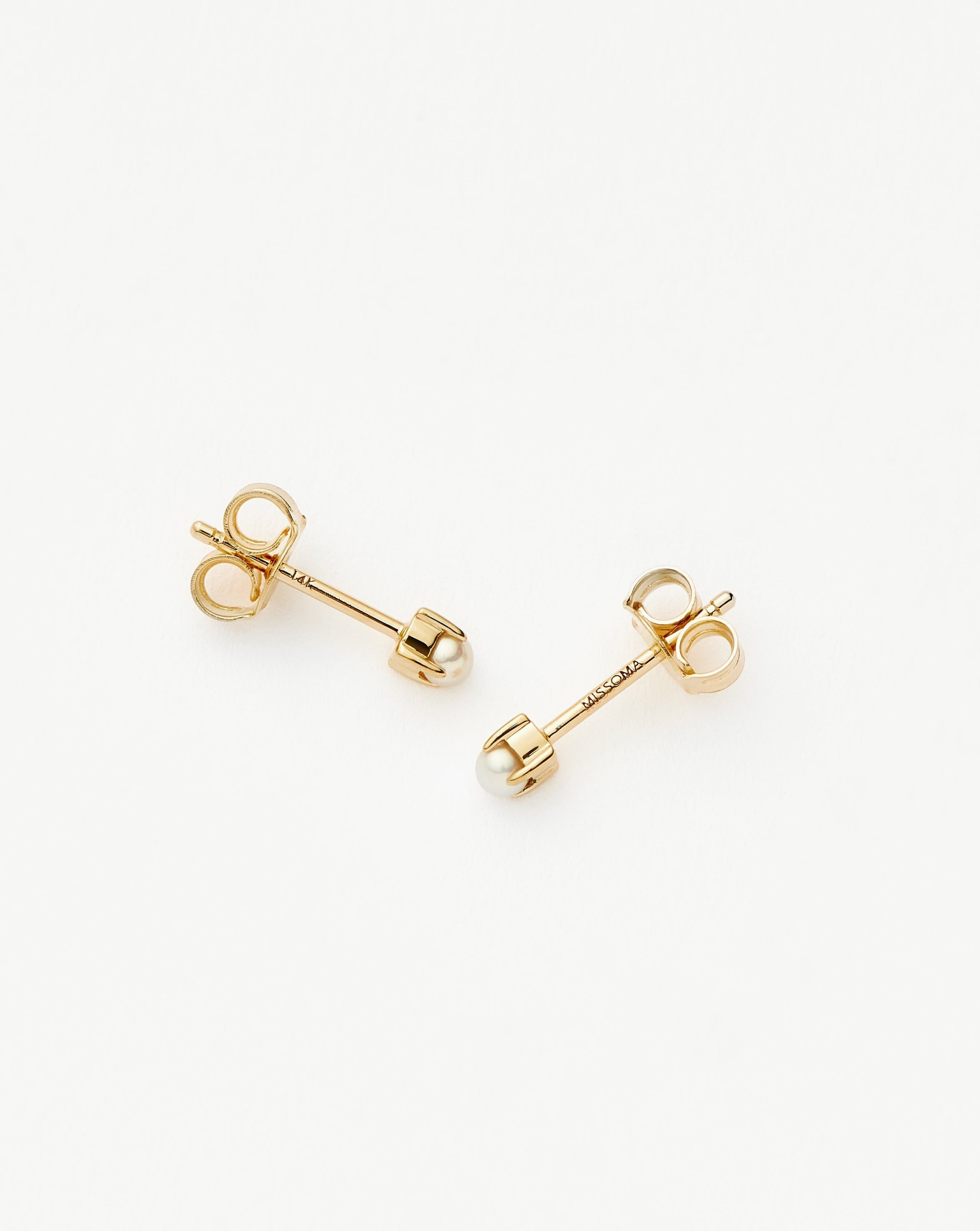 Solid Gold Pearl Stud Earrings | 14ct Solid Gold/Pearl