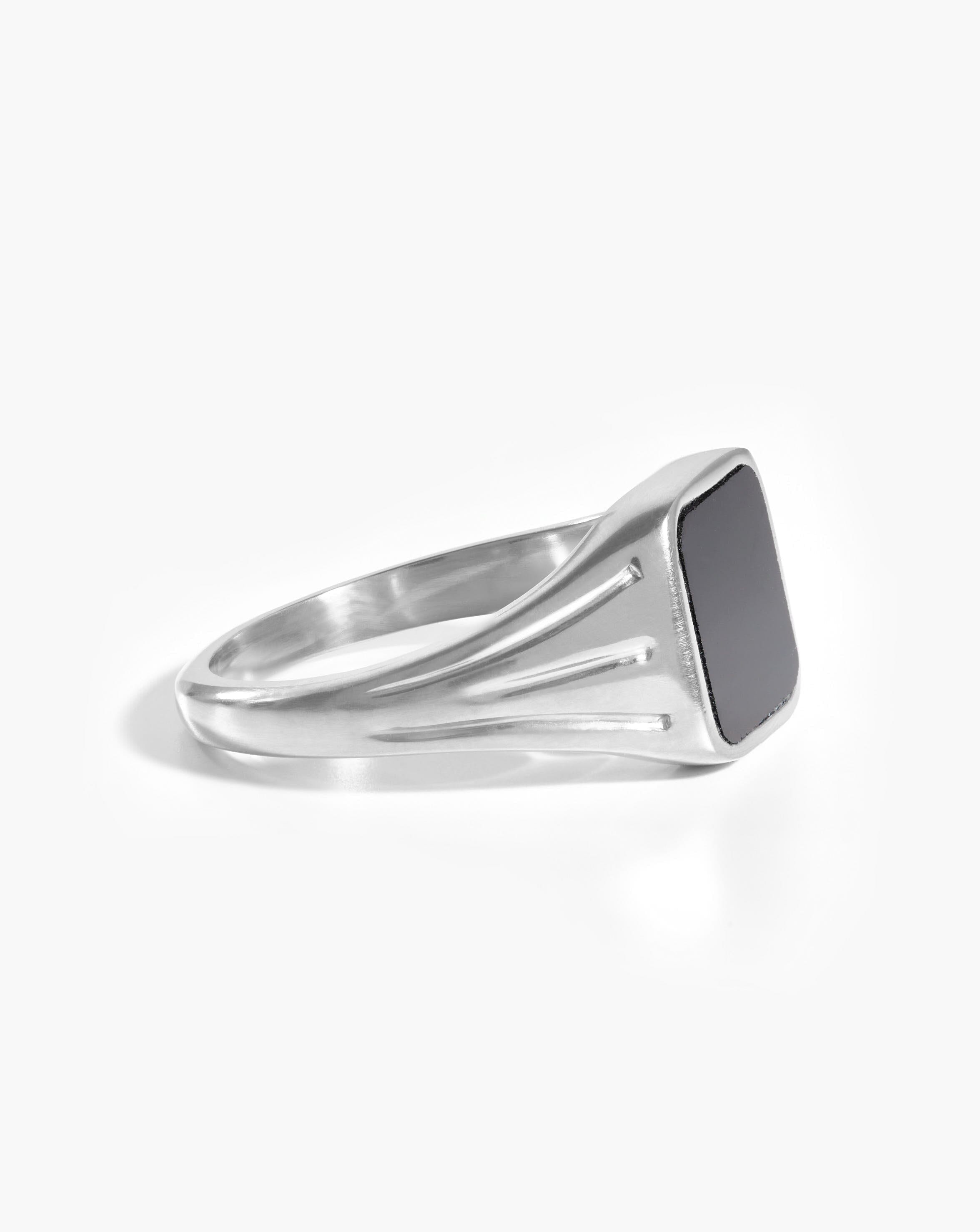 RING Lucy Williams Square Signet Ring | Sterling Silver/Black Onyx