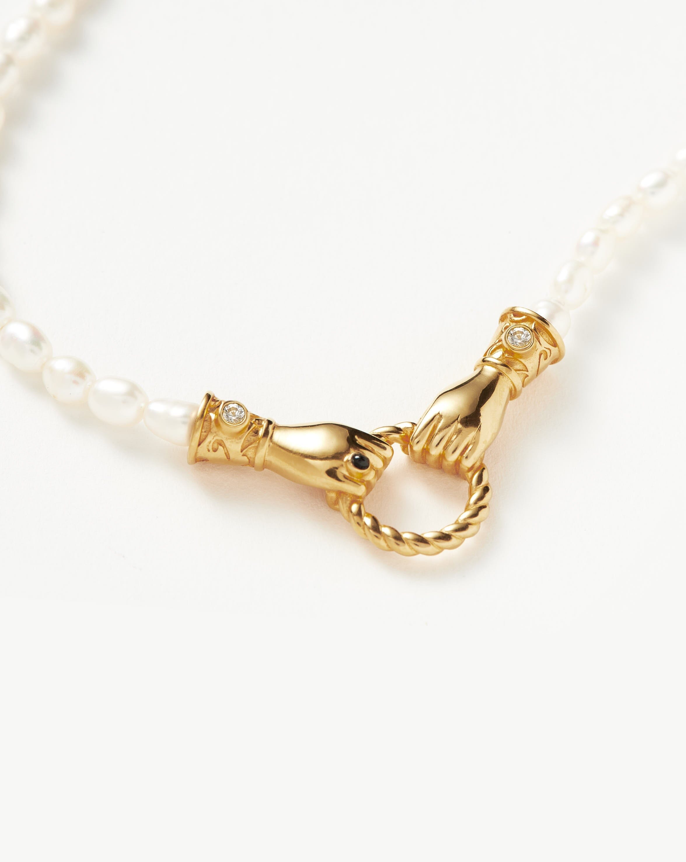 Pearl Harris Reed In Good Hands Pearl Pendant Necklace | 18ct Gold Plated/Pearl & Black Onyx