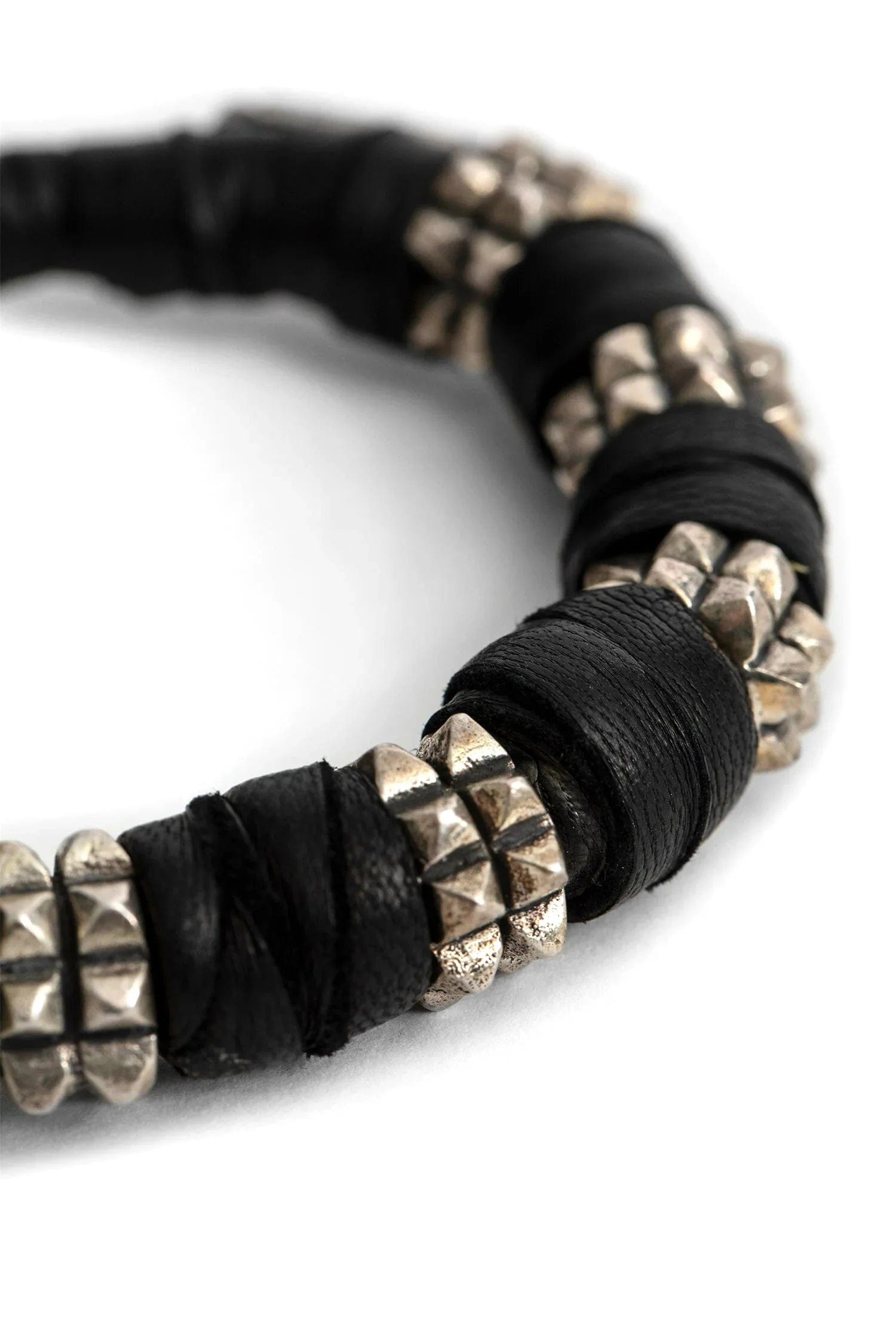 Kd2024 BRACELET PYRAMID BLOCK L