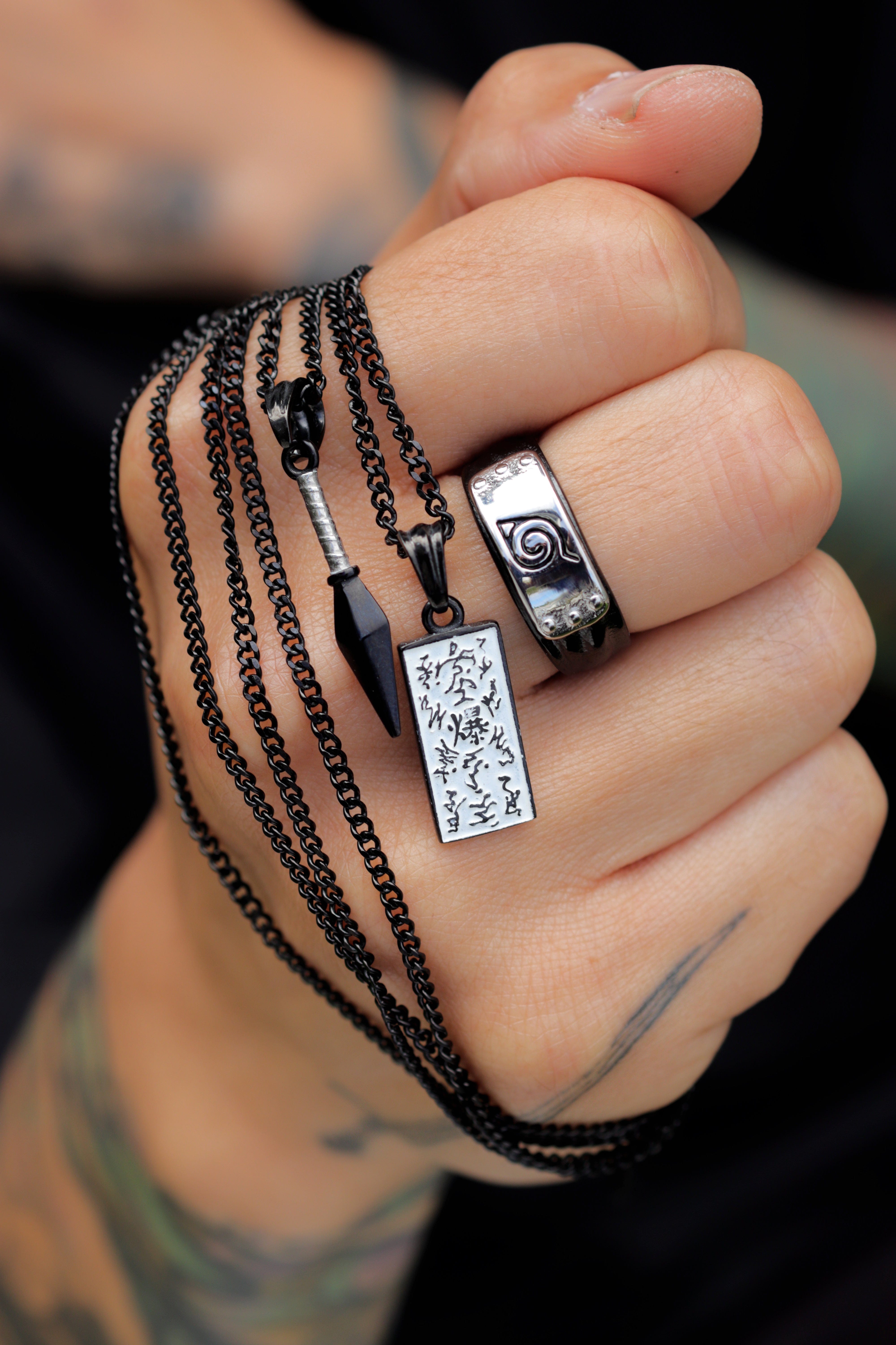 Misterverse Naruto™ Paper Bomb Kunai Pendant