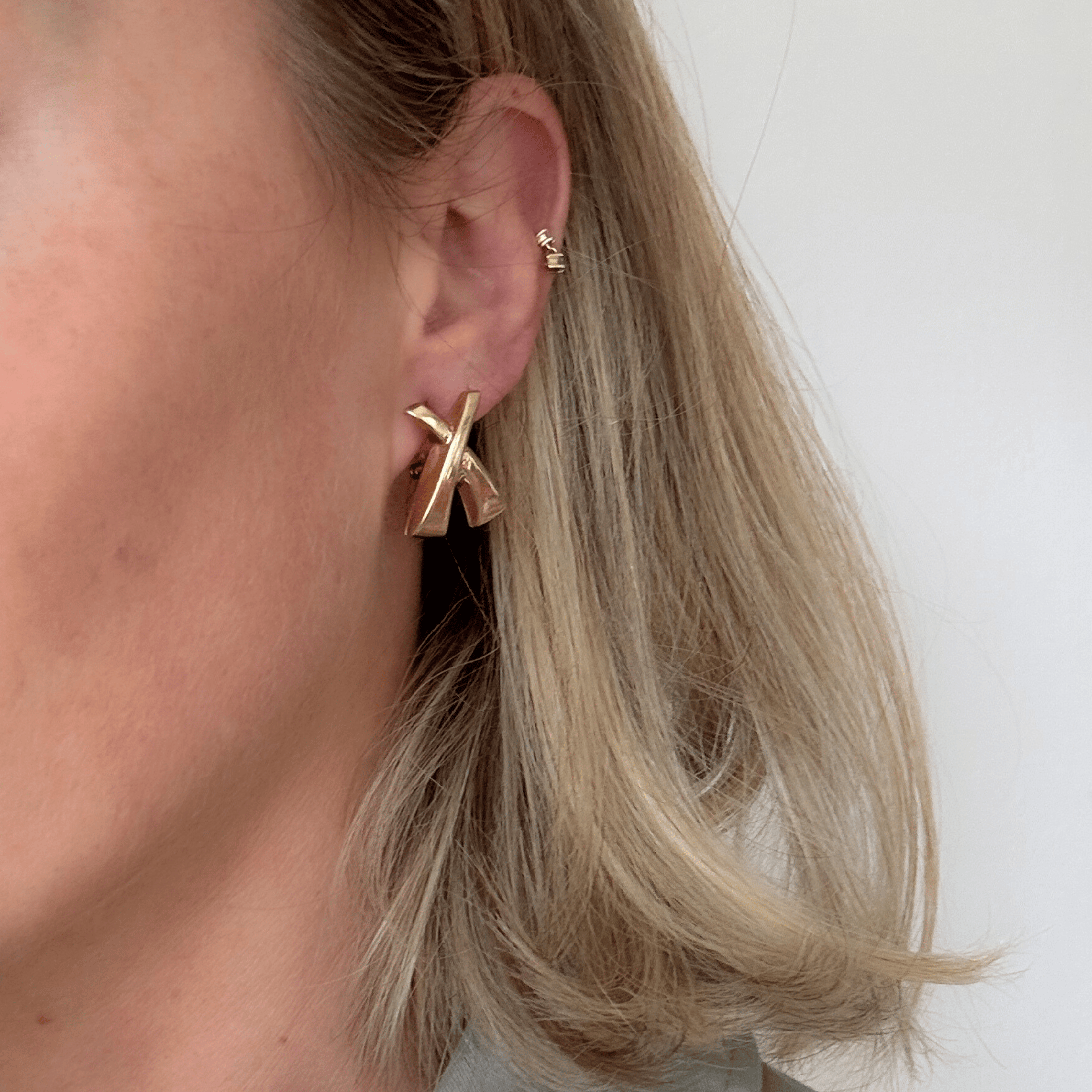 Willowfinejewellery 9ct Gold Vintage Kiss Earrings