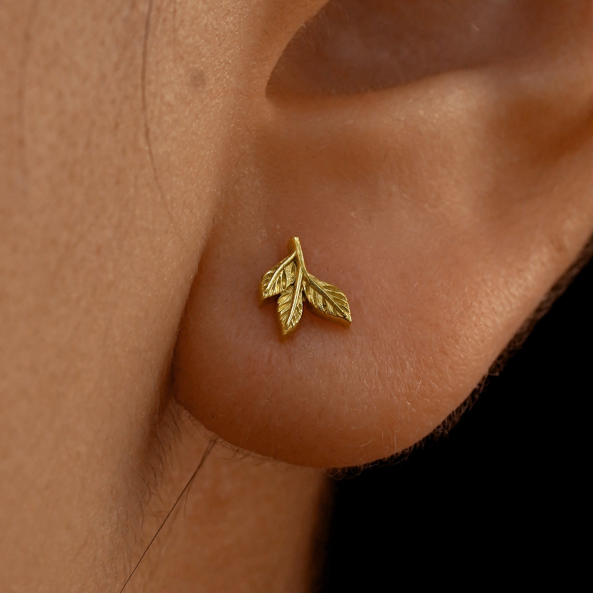 Automic Gold Studio 3 Leaves Earring