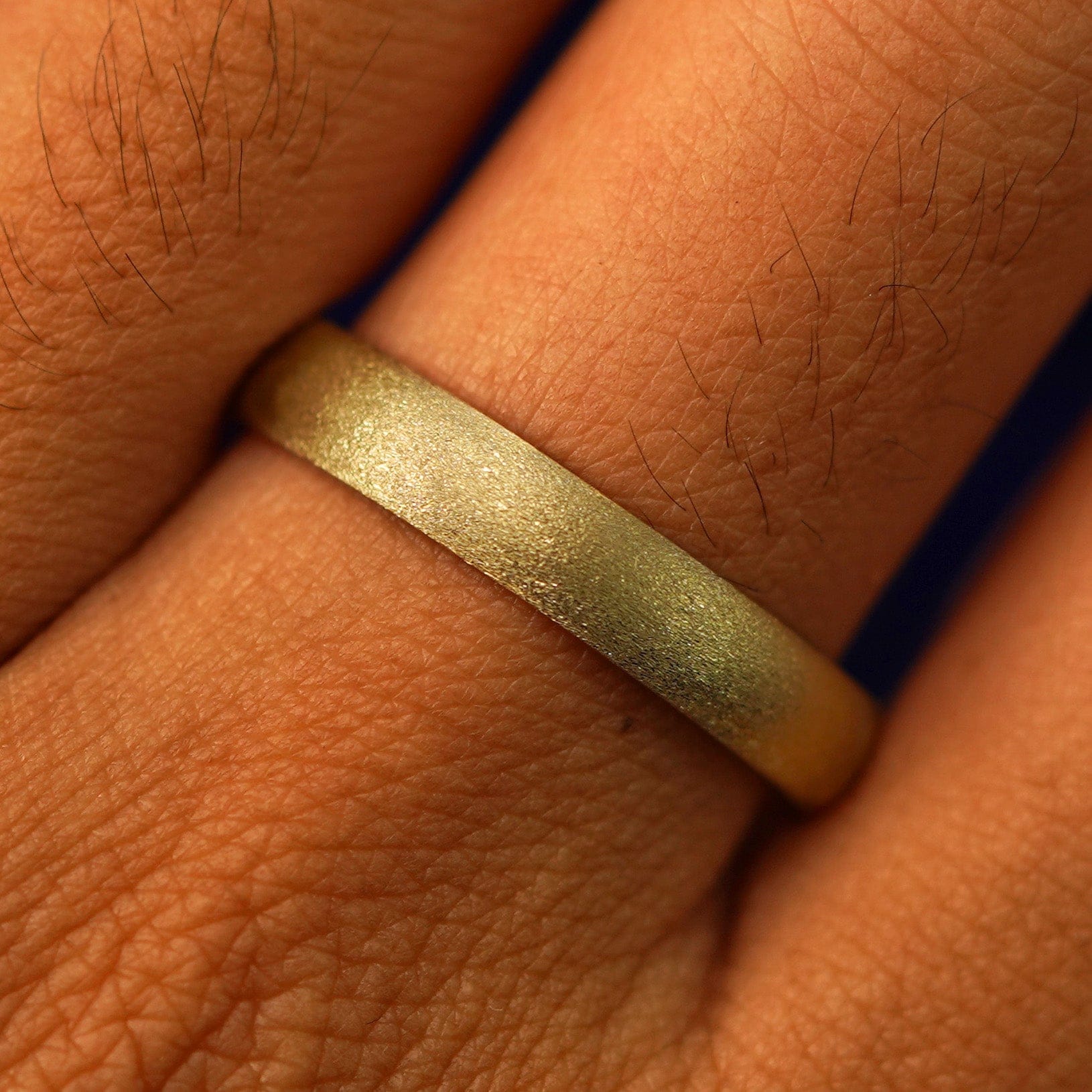 Automic Gold Studio Curvy Stardust Band