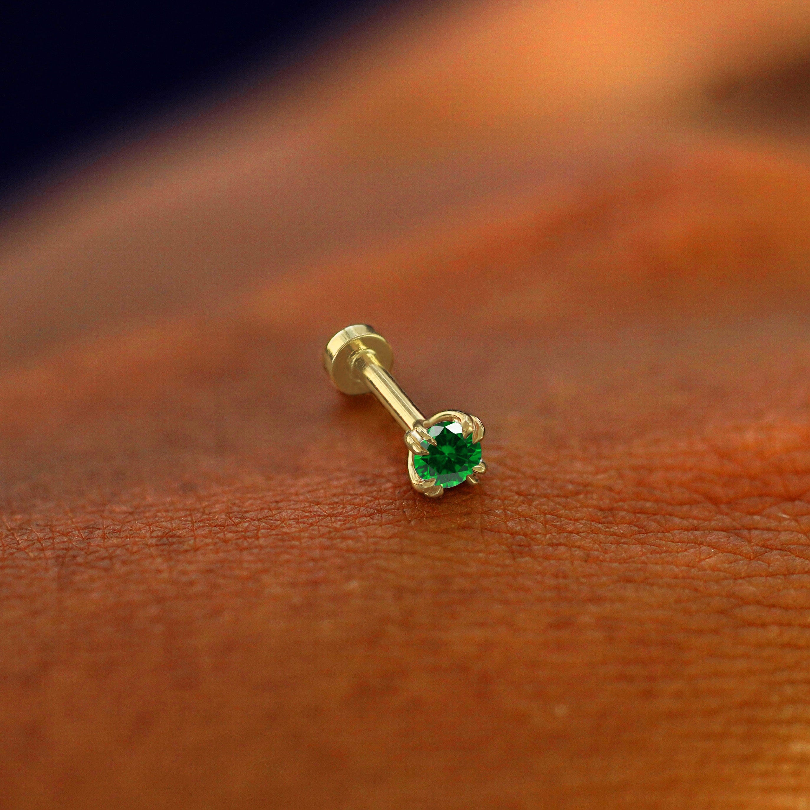 Automic Gold Studio Emerald Flatback Piercing