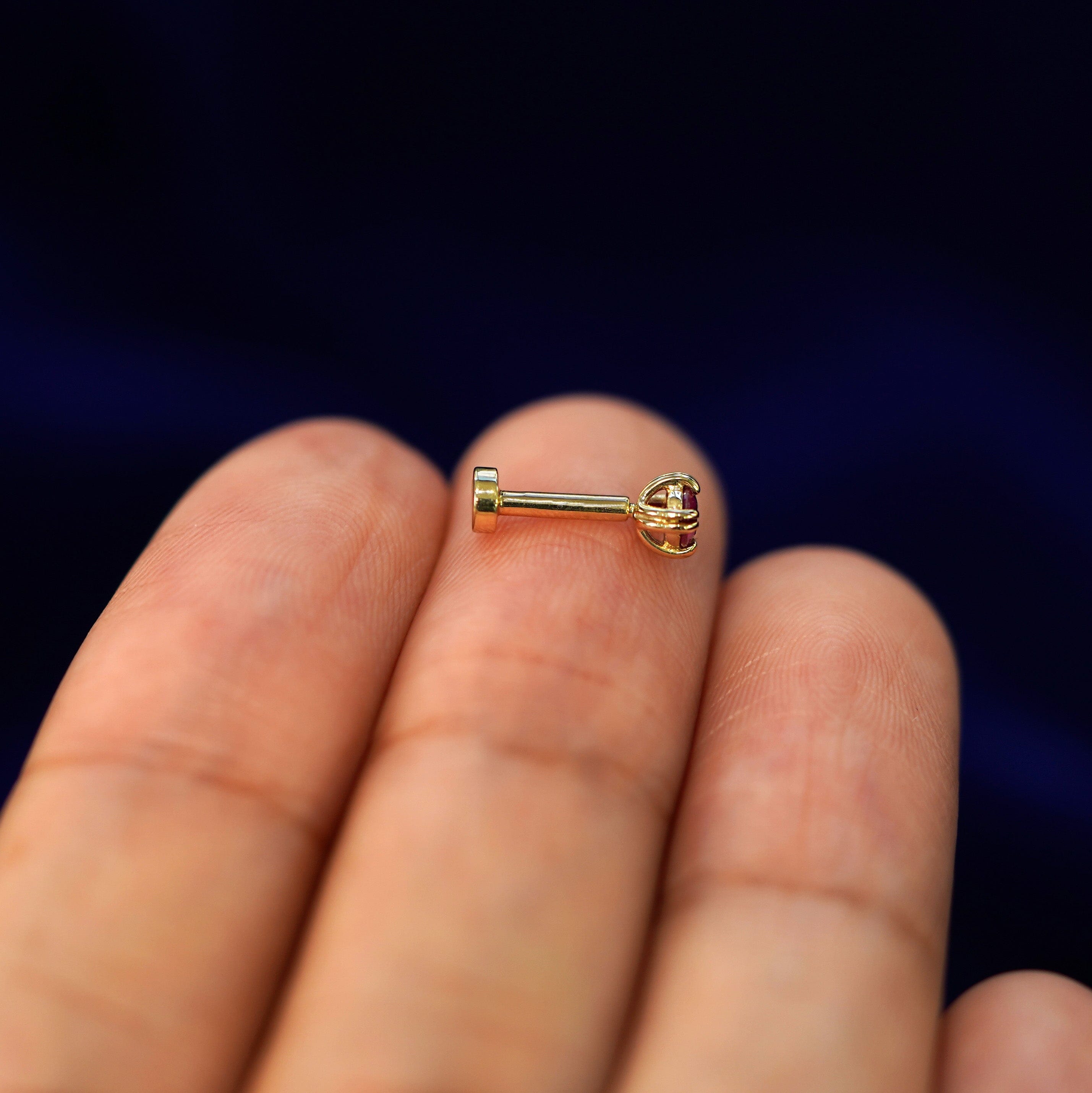 Automic Gold Studio Ruby Flatback Piercing