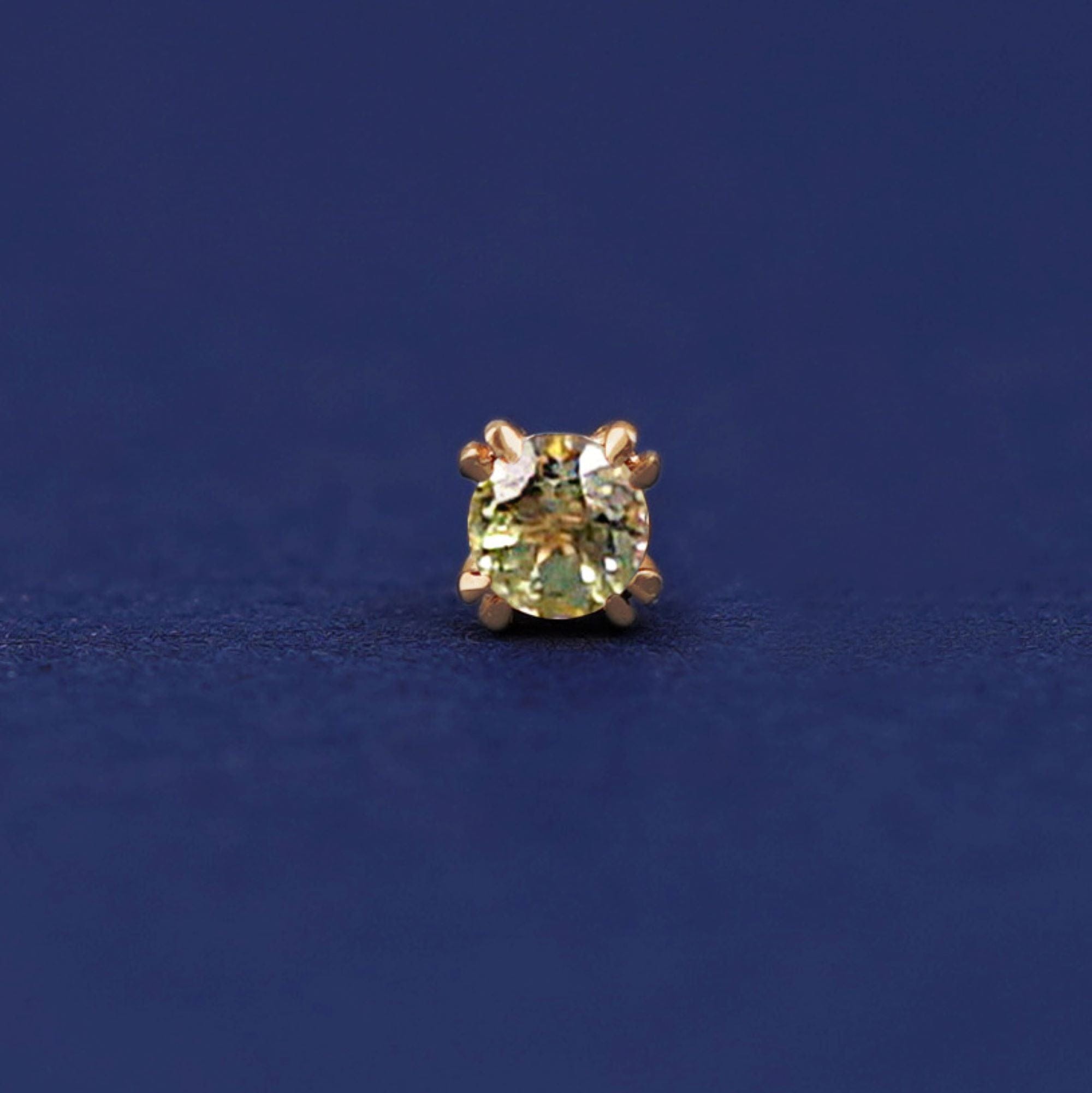 Automic Gold Studio Peridot Flatback Piercing