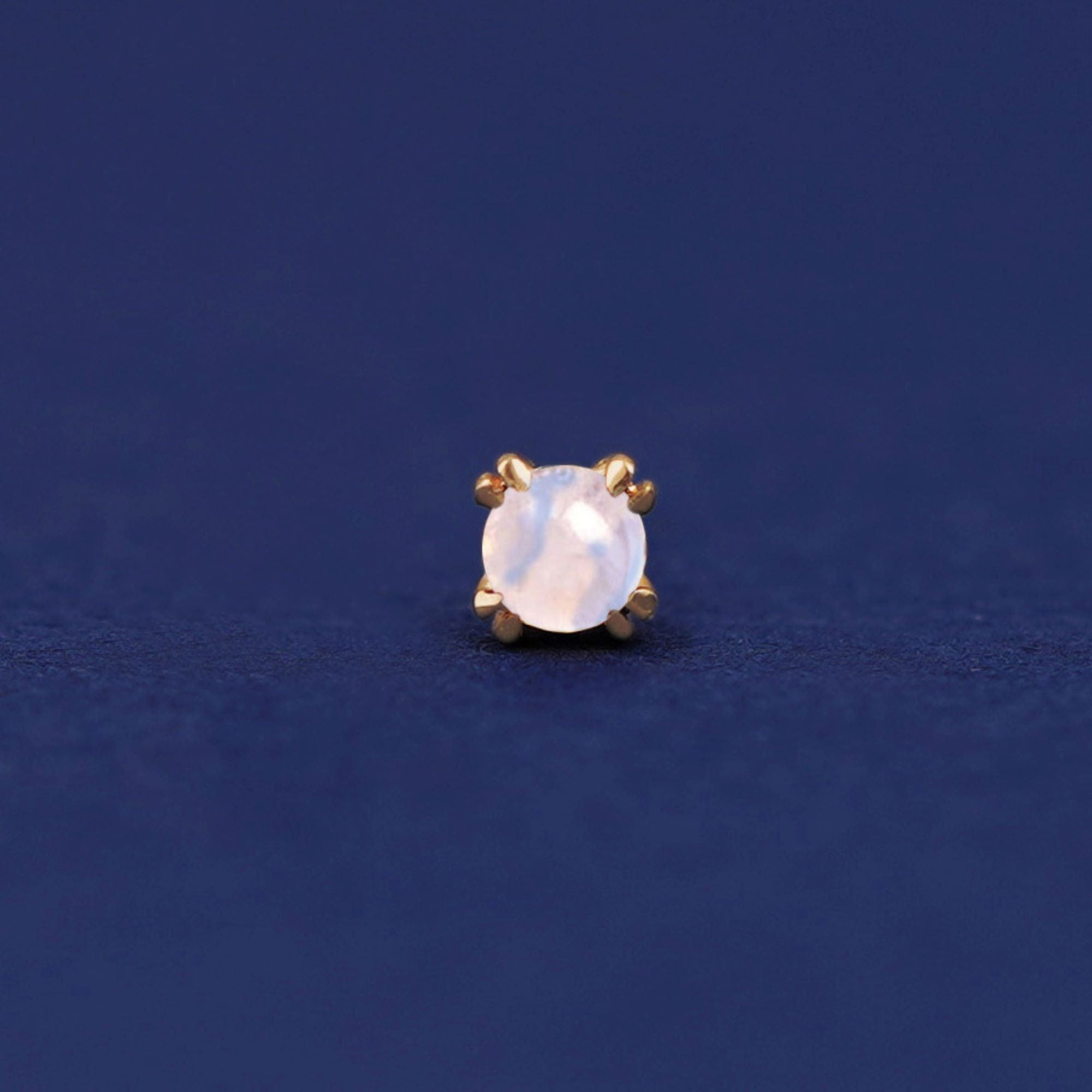 Automic Gold Studio Moonstone Flatback Piercing