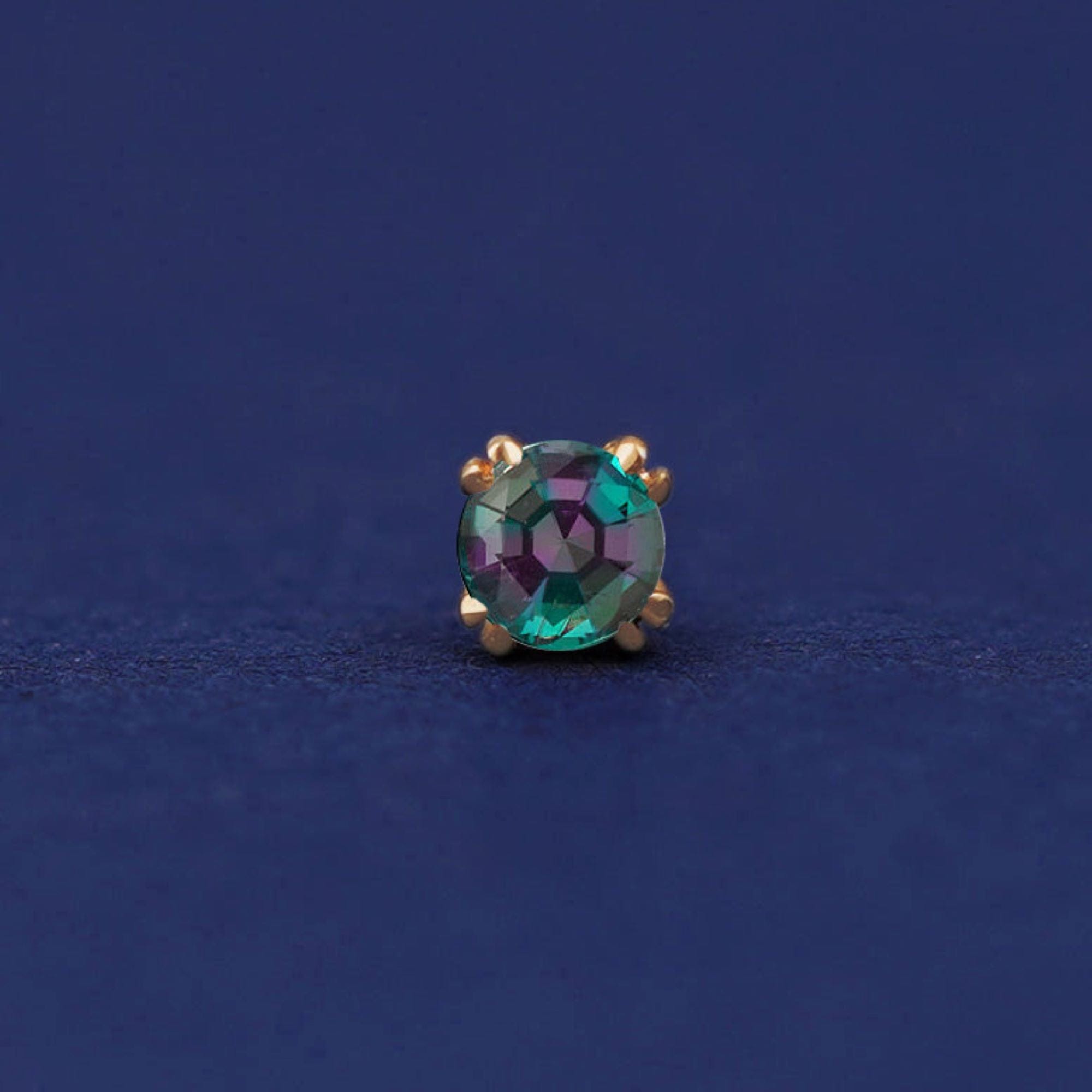 Automic Gold Studio Alexandrite Flatback Piercing