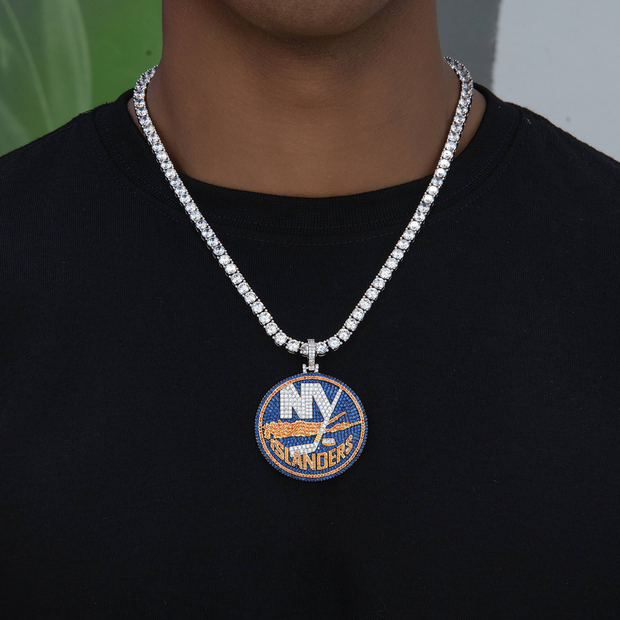 GLD Men New York Islanders Official NHL Logo Pendant in White Gold