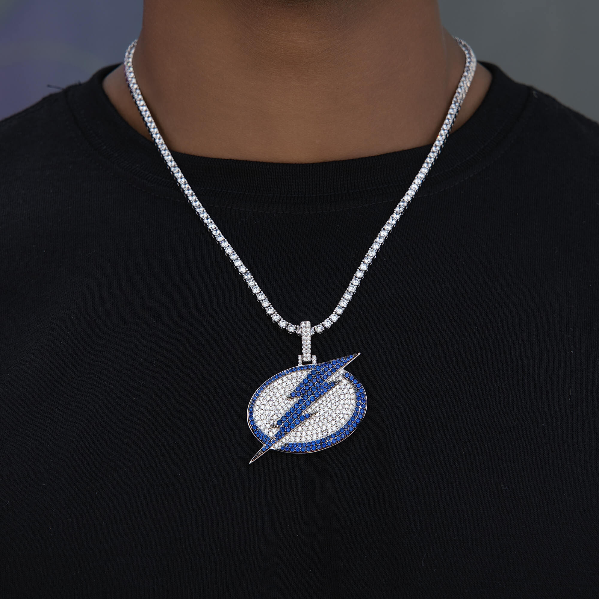 GLD Men Tampa Bay Lightning Official NHL Logo Pendant in White Gold