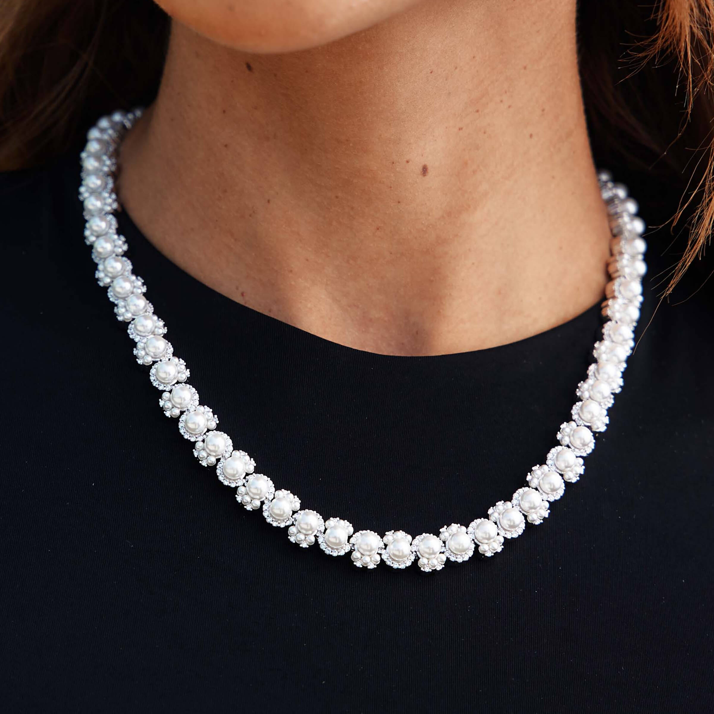 GLD Women Pearl Clustered Chain in White Gold - 10 mm