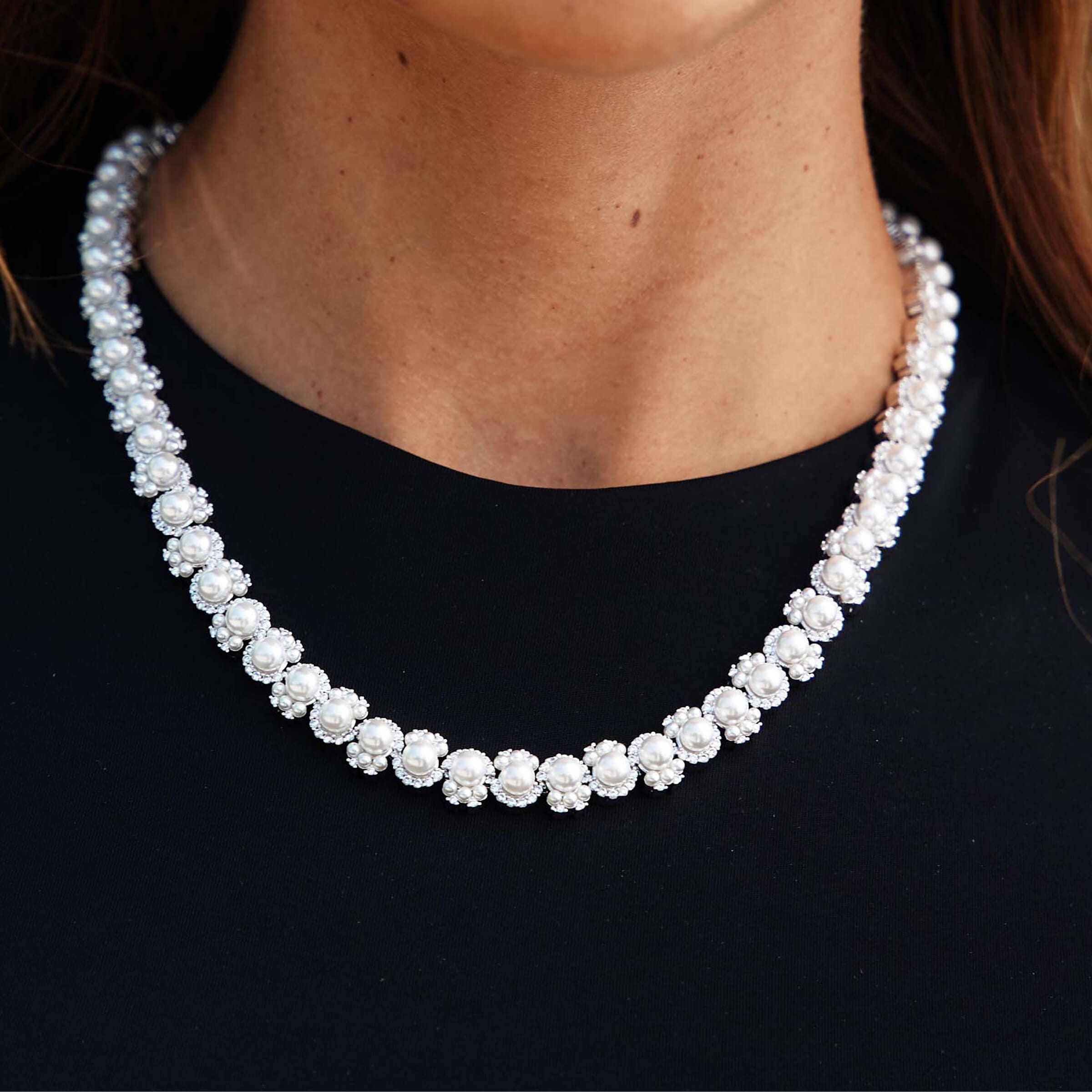 GLD Women Pearl Clustered Chain in White Gold - 10 mm