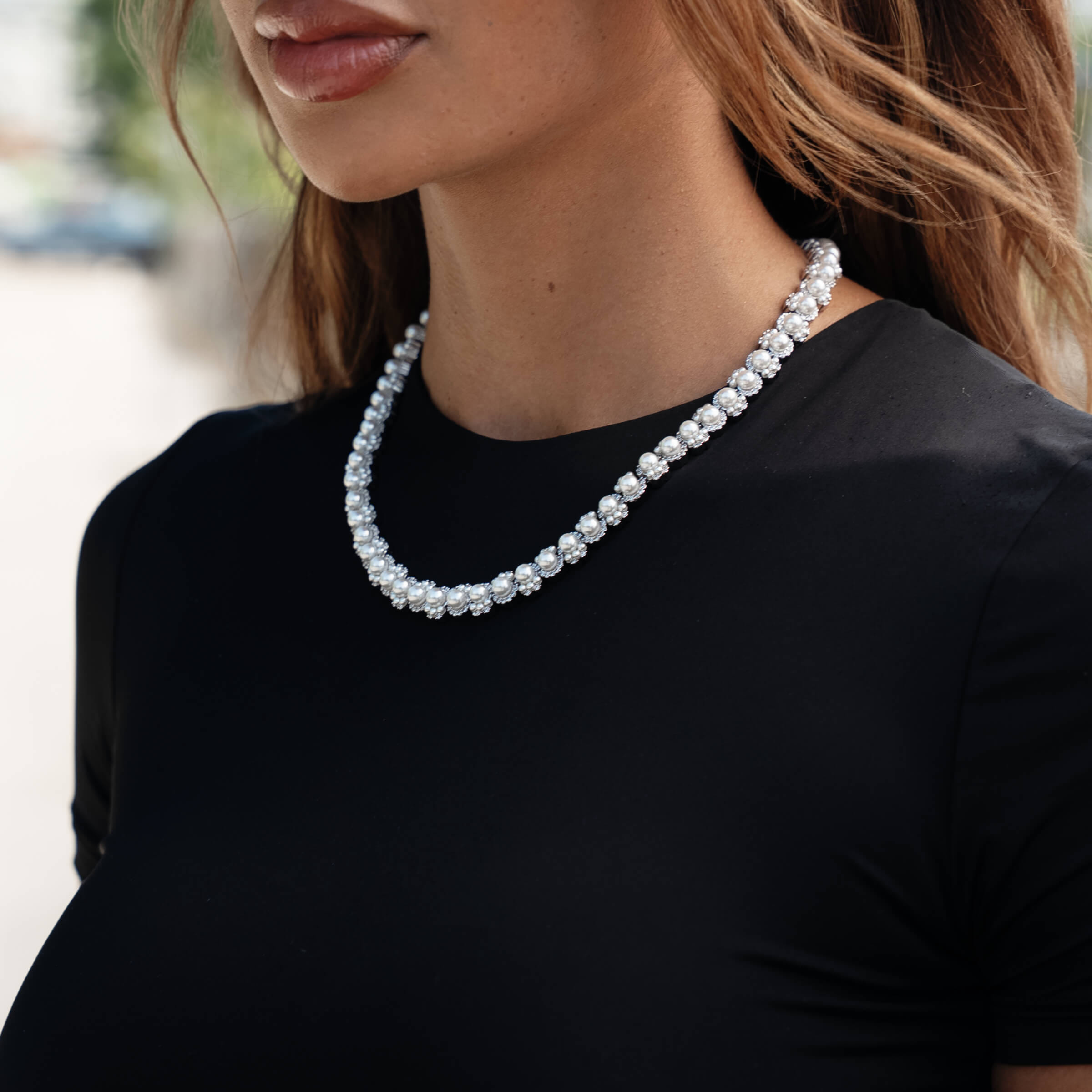 GLD Women Pearl Clustered Chain in White Gold - 10 mm