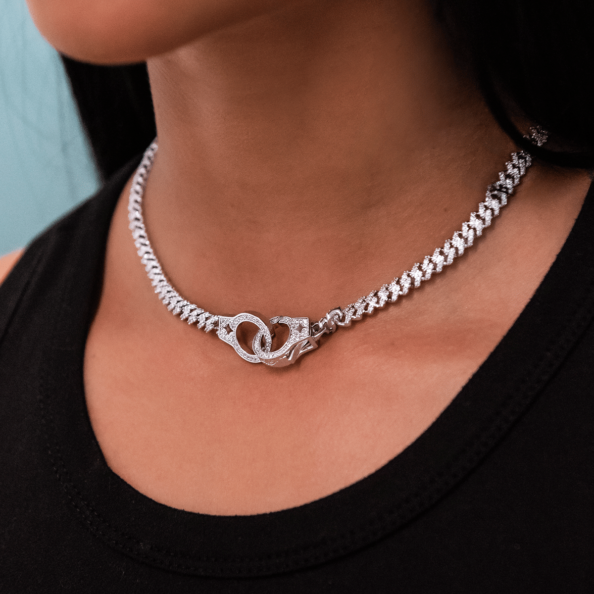 GLD PROMO - WOMEN Iced Handcuff Diamond Prong Cuban Necklace in White Gold