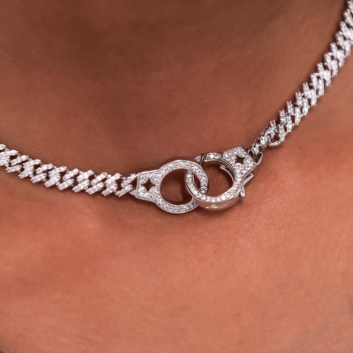 GLD PROMO - WOMEN Iced Handcuff Diamond Prong Cuban Necklace in White Gold