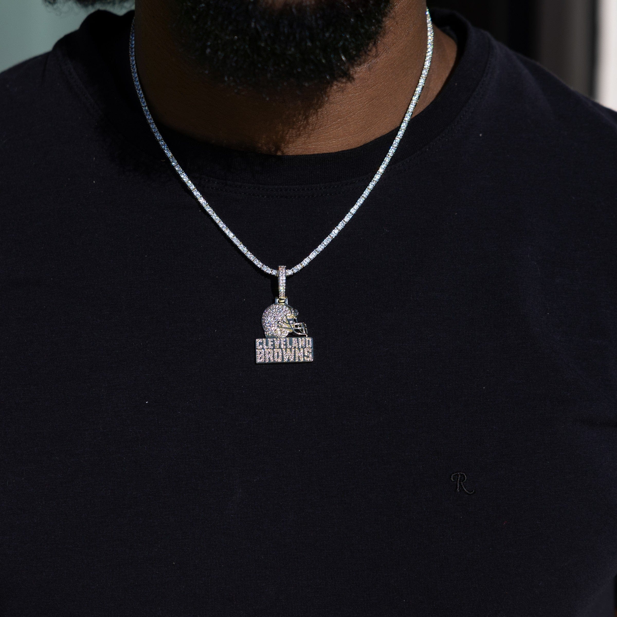 GLD Men Micro Cleveland Browns Official NFL Logo Pendant Yellow Gold