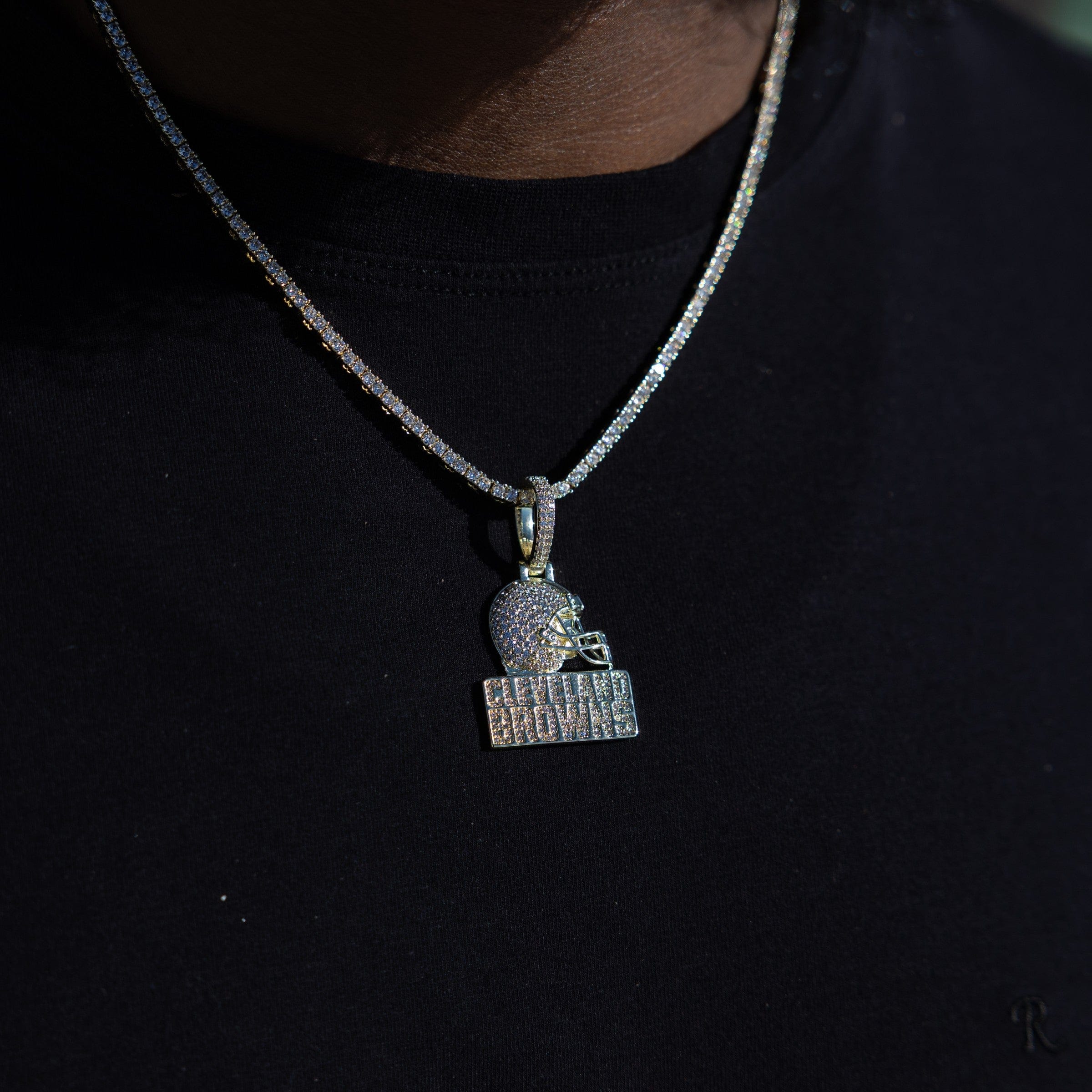 GLD Men Micro Cleveland Browns Official NFL Logo Pendant Yellow Gold