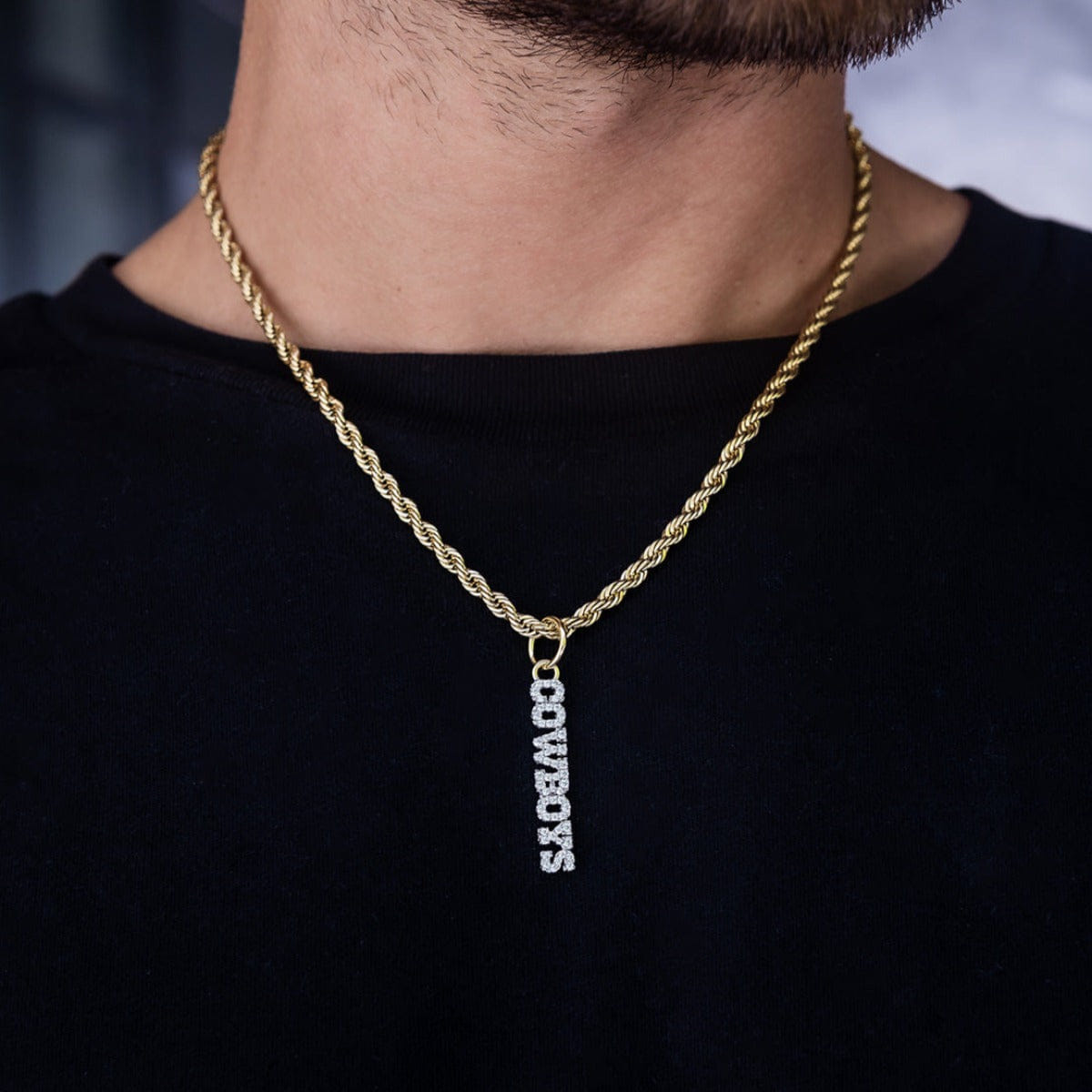 GLD Men Dallas Cowboys Official NFL Wordmark Pendant