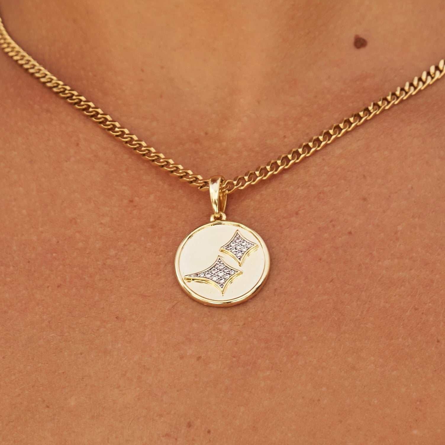 GLD PROMO - WOMEN GLD Stars Coin Pendant - Yellow Gold