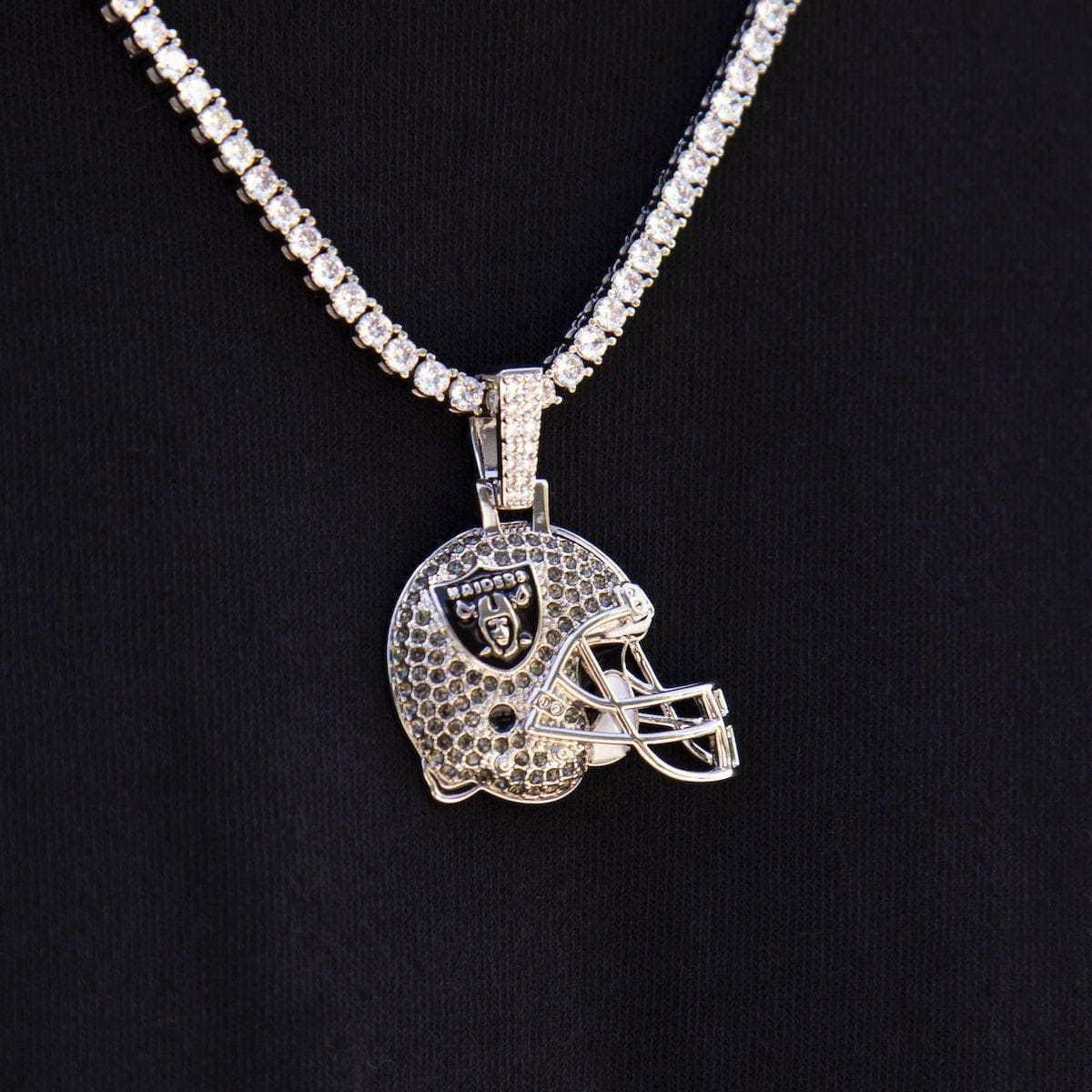 GLD PROMO Las Vegas Raiders Official NFL Helmet Pendant