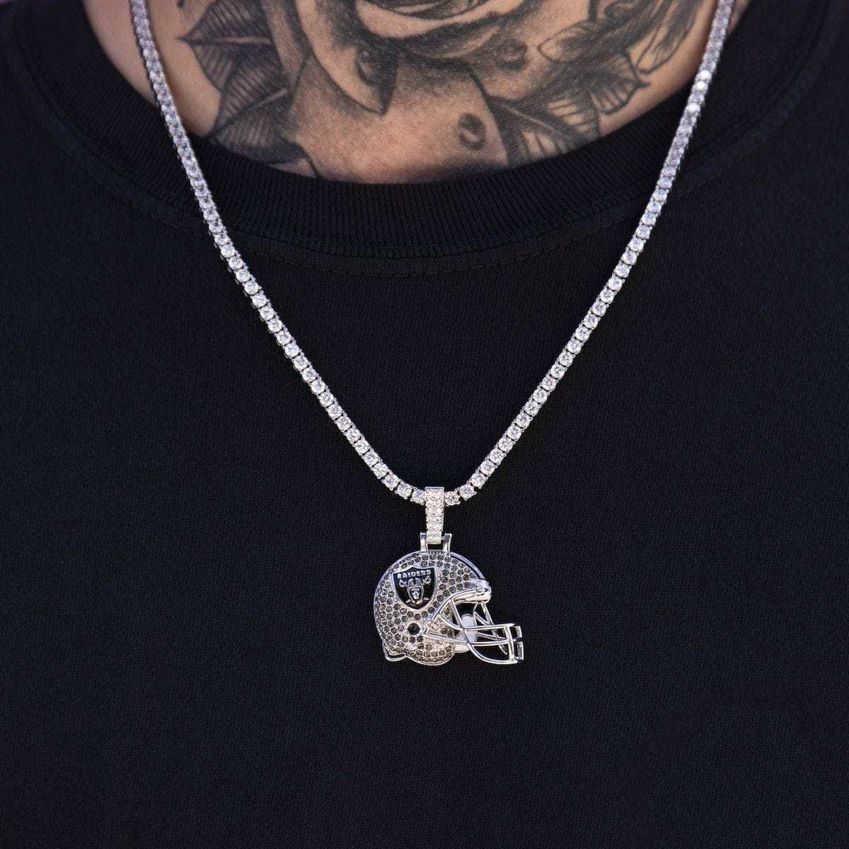 GLD PROMO Las Vegas Raiders Official NFL Helmet Pendant
