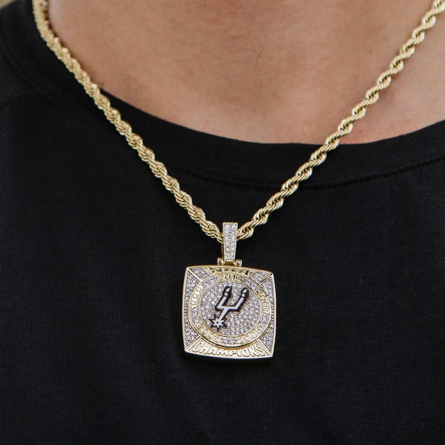 GLD PROMO San Antonio Spurs Championship Pendant - Yellow Gold