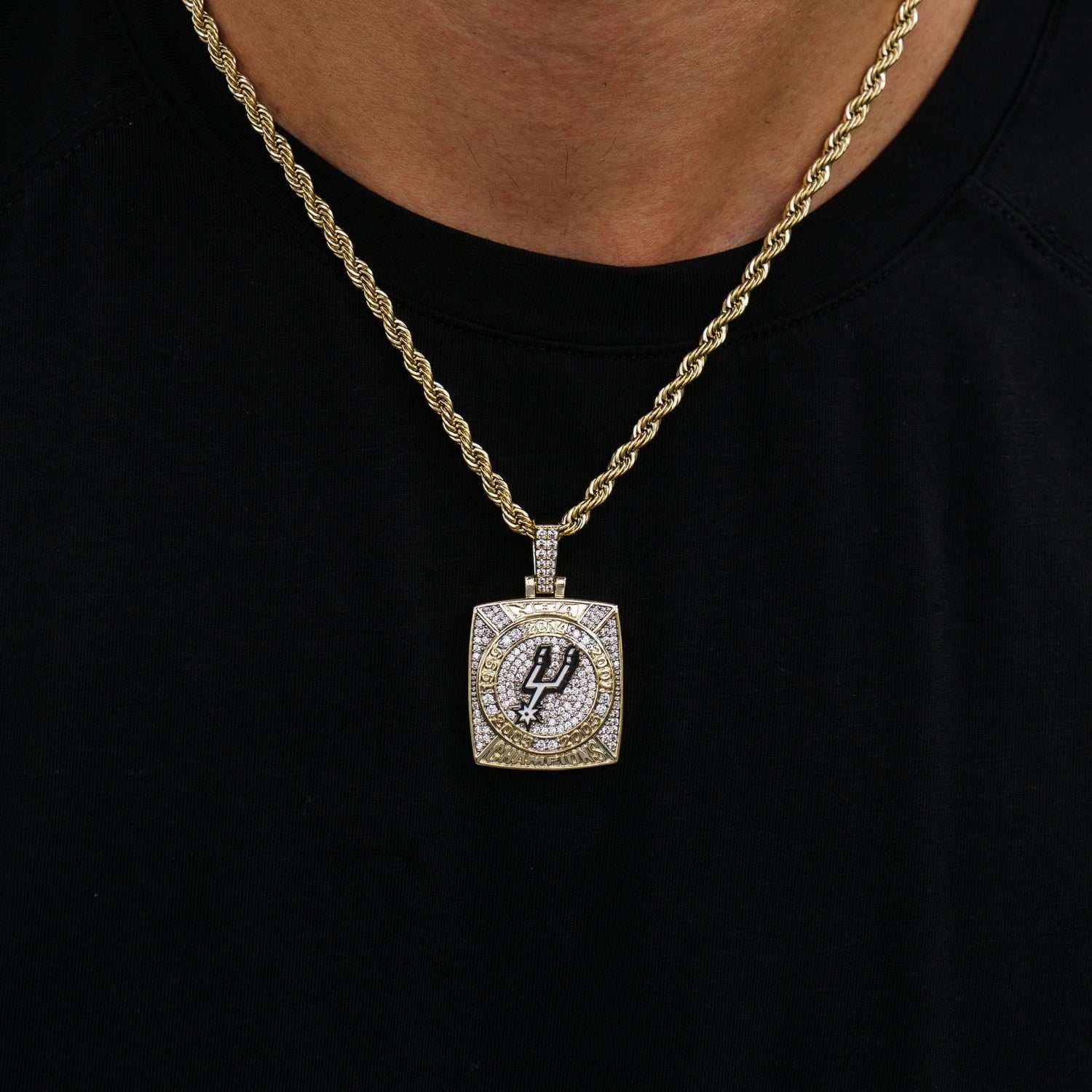 GLD PROMO San Antonio Spurs Championship Pendant - Yellow Gold