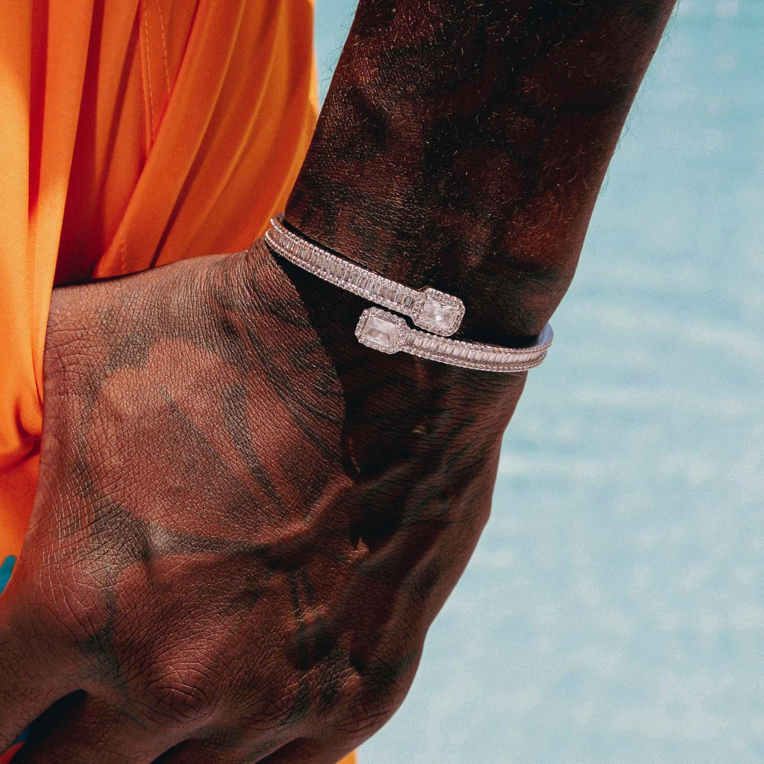 GLD PROMO Baguette Clip Bracelet in White Gold