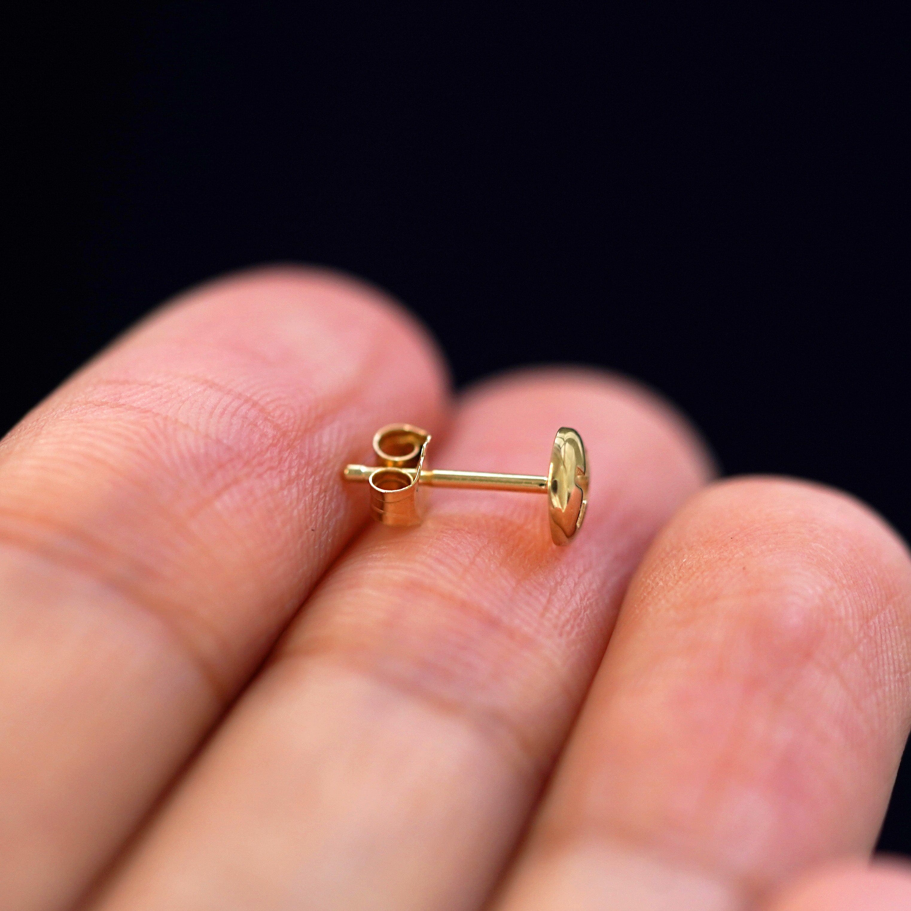 Automic Gold Studio Screw Earring