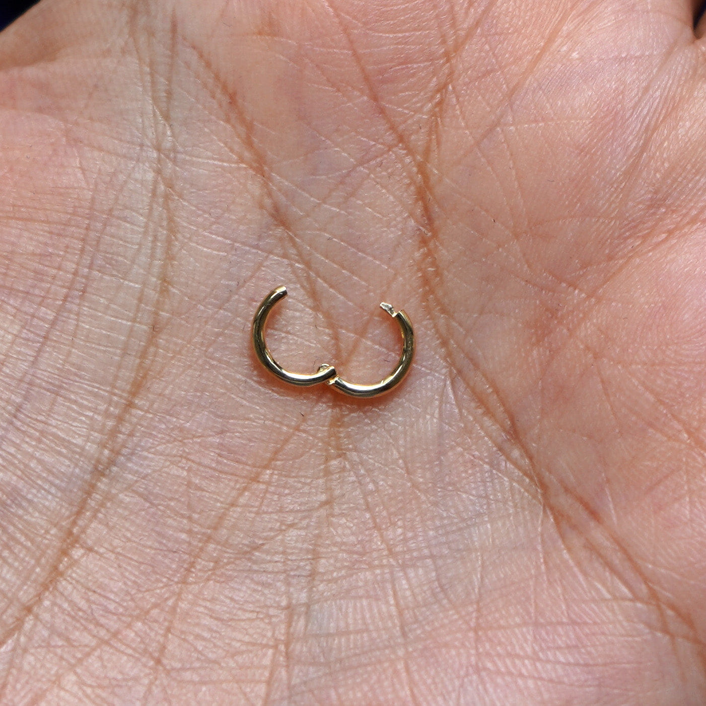 Automic Gold Studio Mini Seamless Huggie Hoops / Piercing