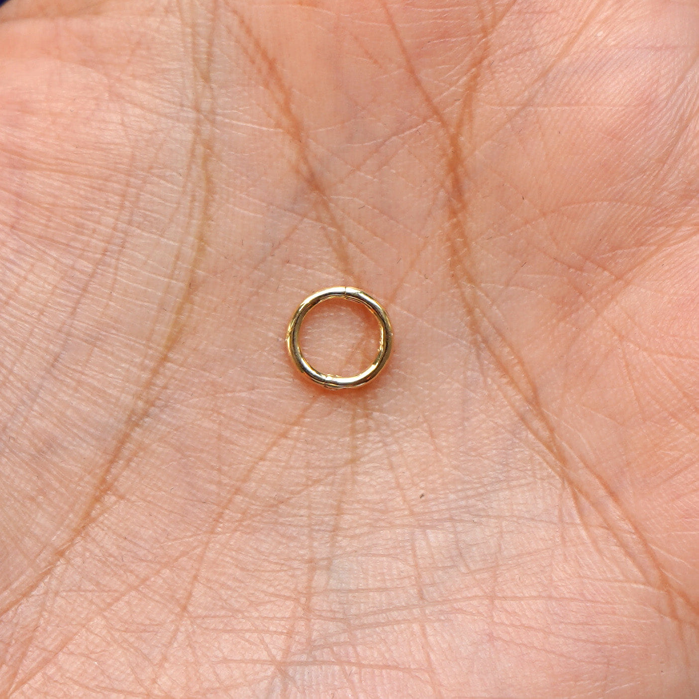 Automic Gold Studio Mini Seamless Huggie Hoops / Piercing
