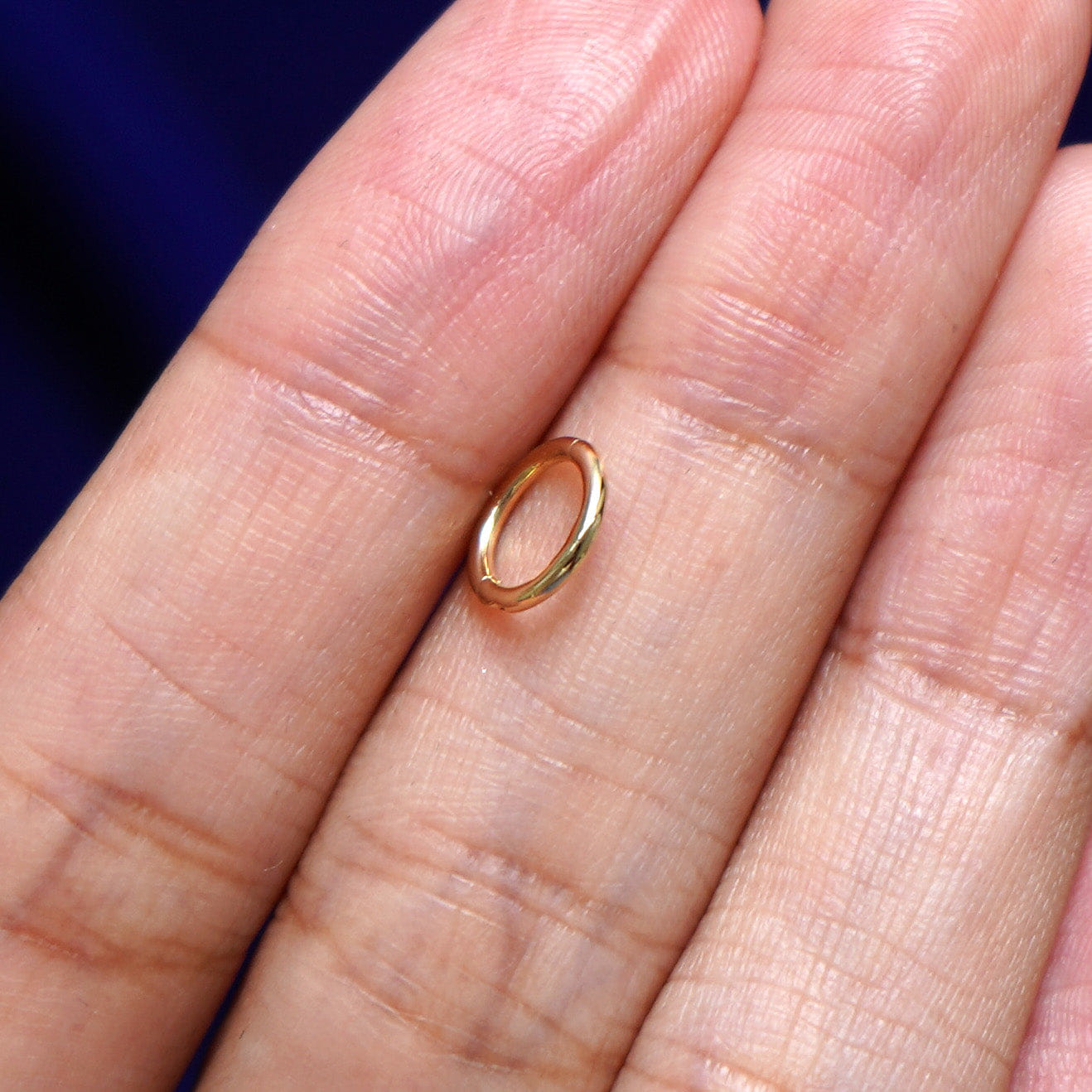 Automic Gold Studio Mini Seamless Huggie Hoops / Piercing