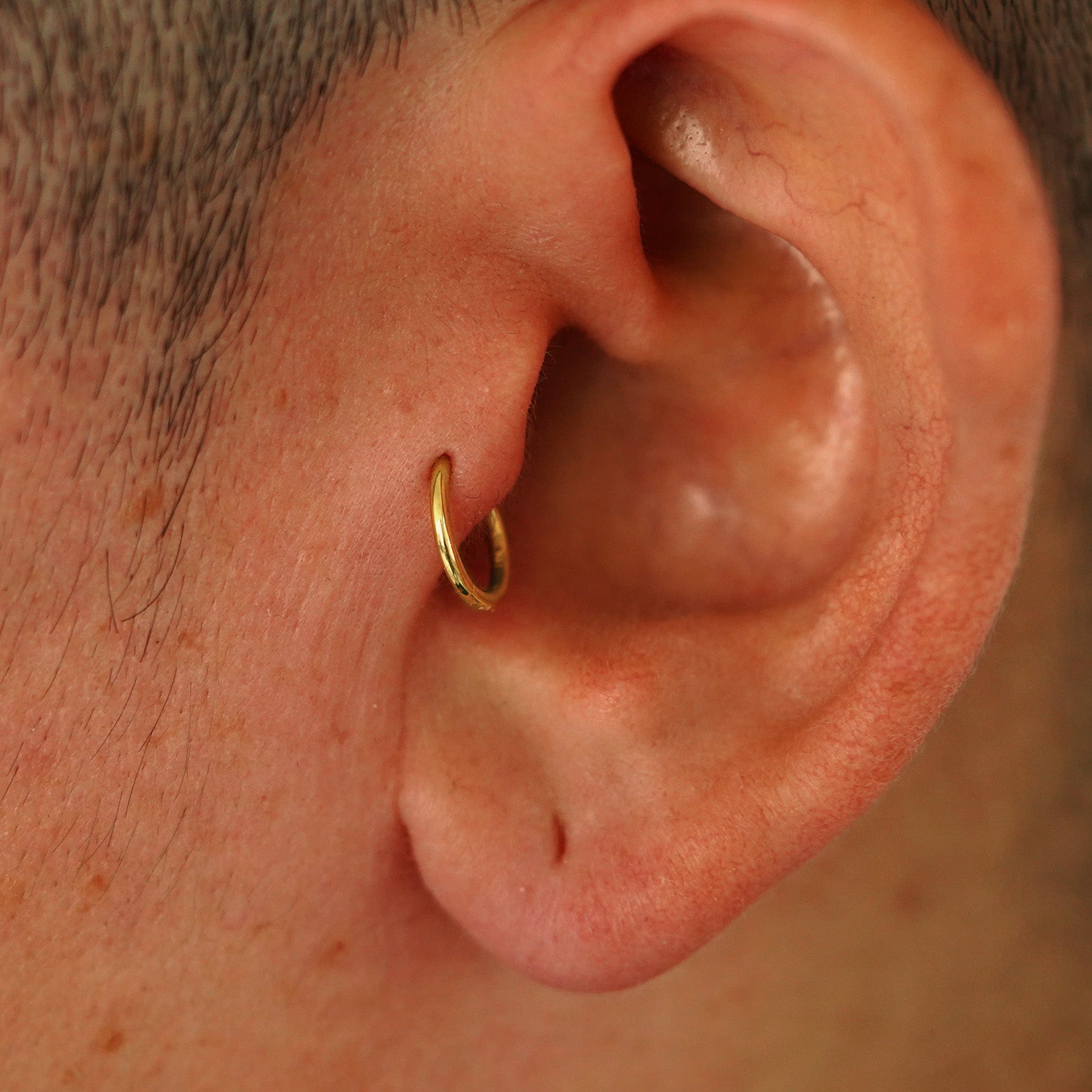 Automic Gold Studio Small Seamless Huggie Hoops / Piercing