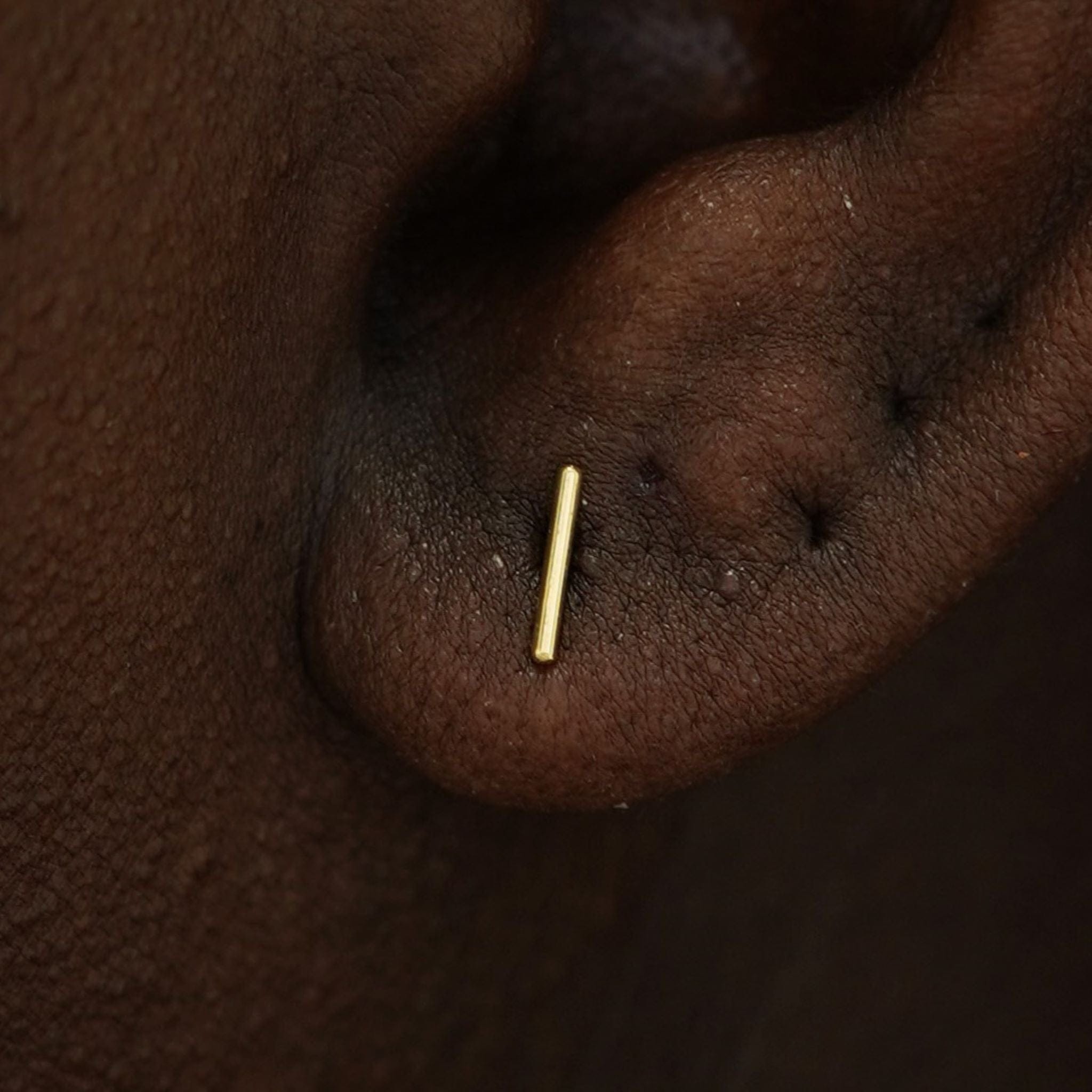 Automic Gold Studio Medium Line Earring