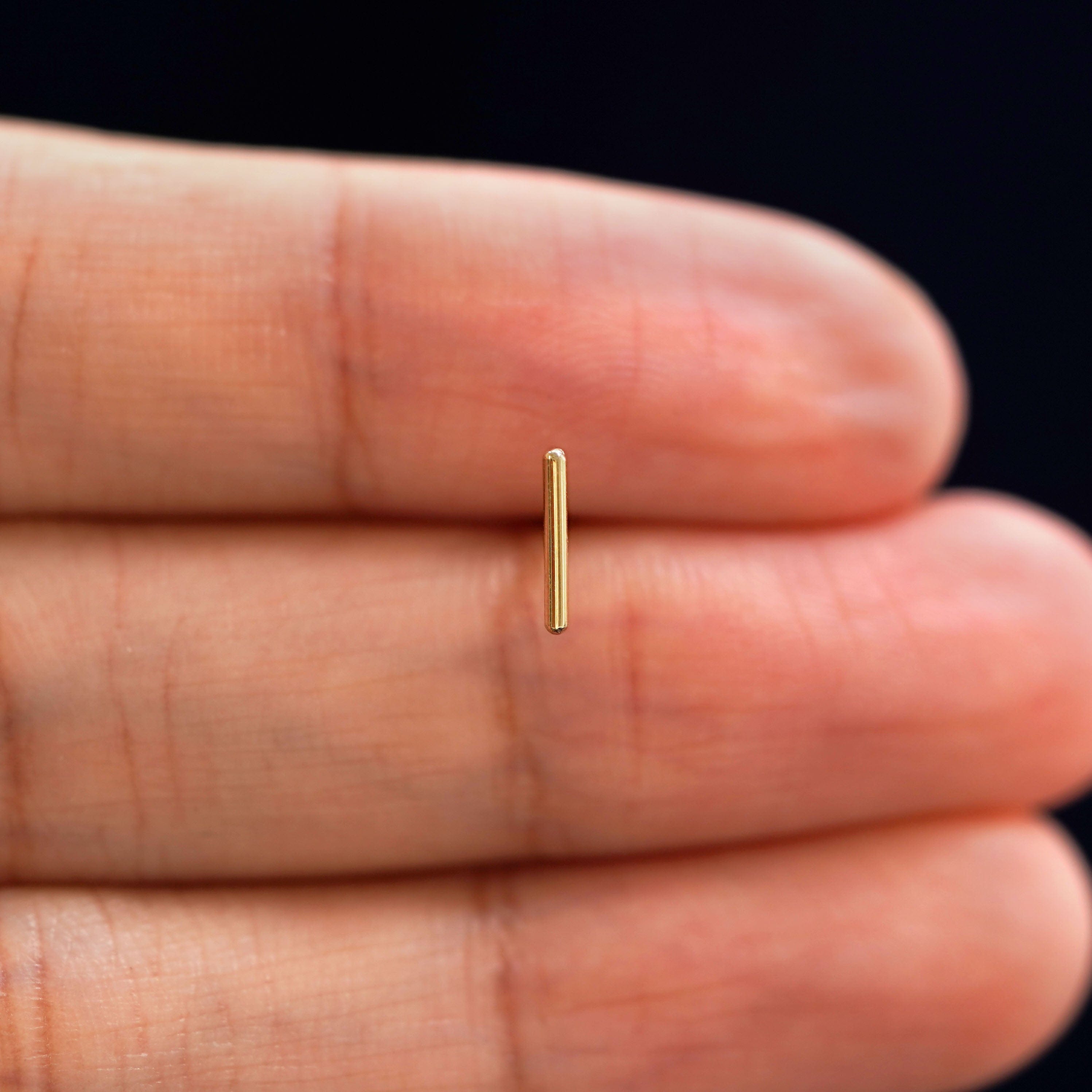 Automic Gold Studio Medium Line Earring