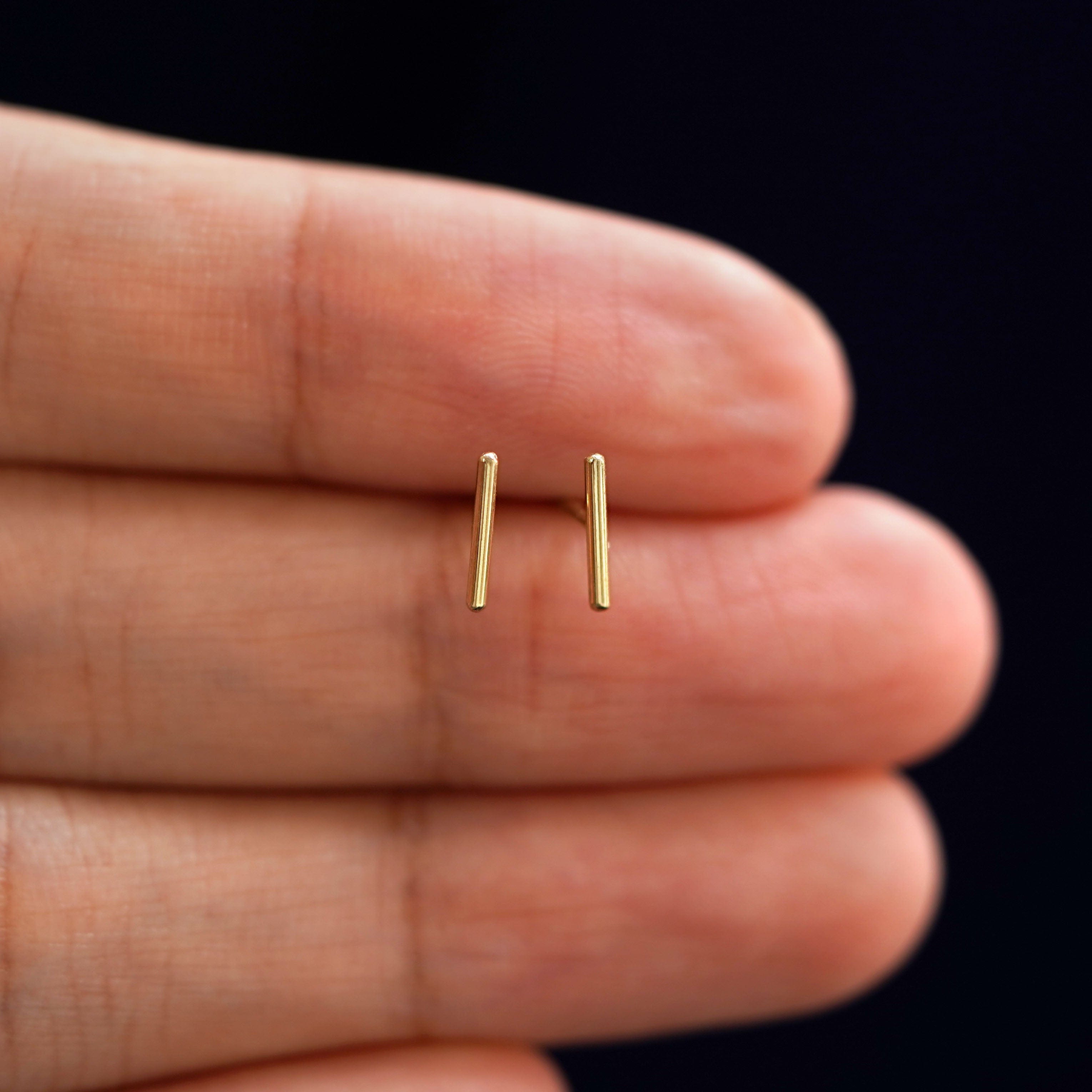 Automic Gold Studio Medium Line Earring