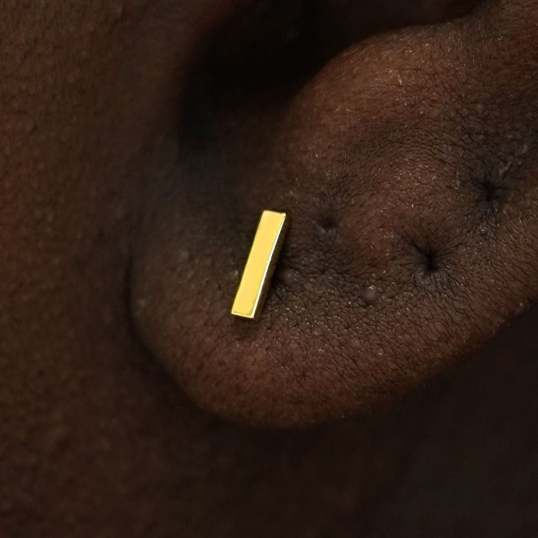 Automic Gold Studio Bar Earring