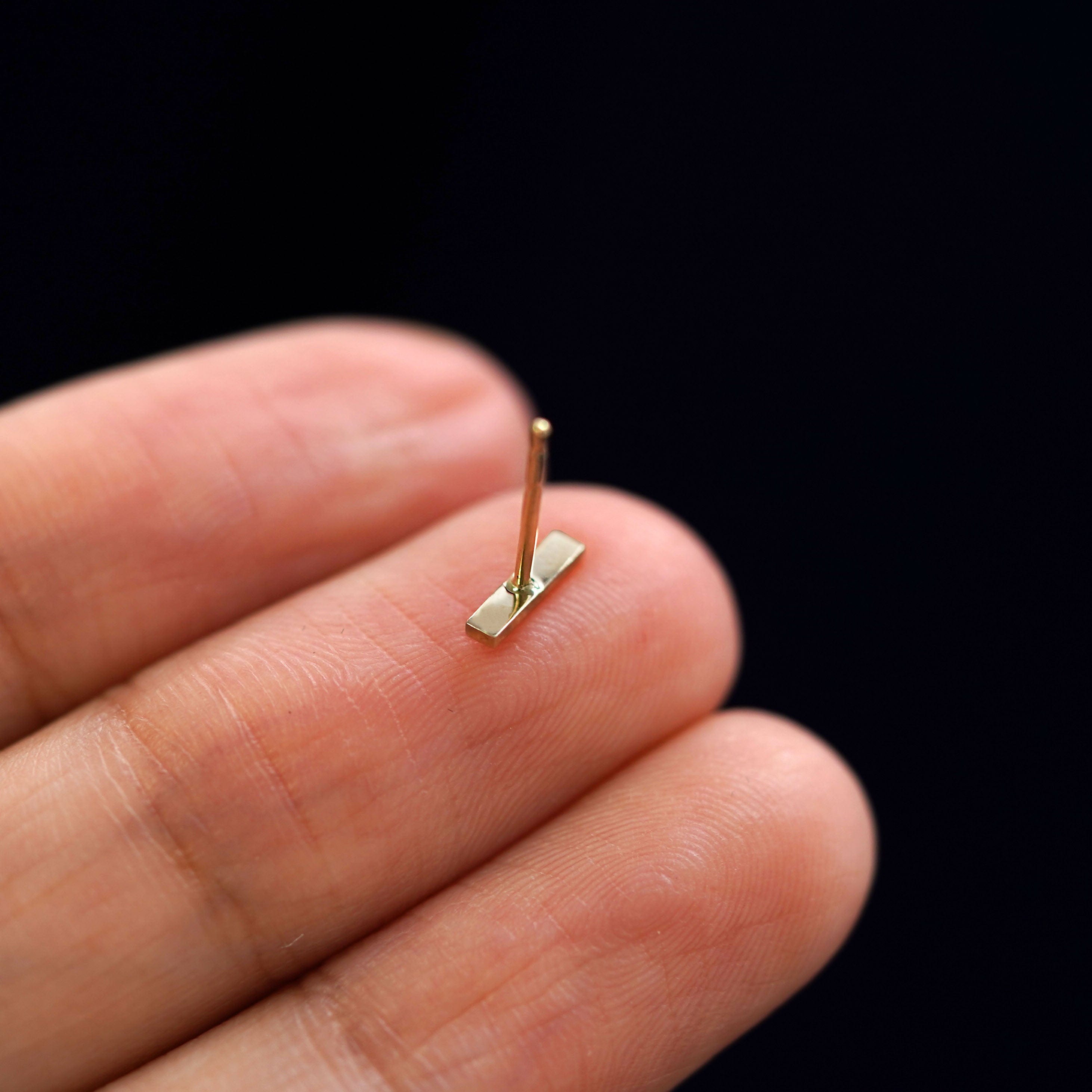 Automic Gold Studio Bar Earring