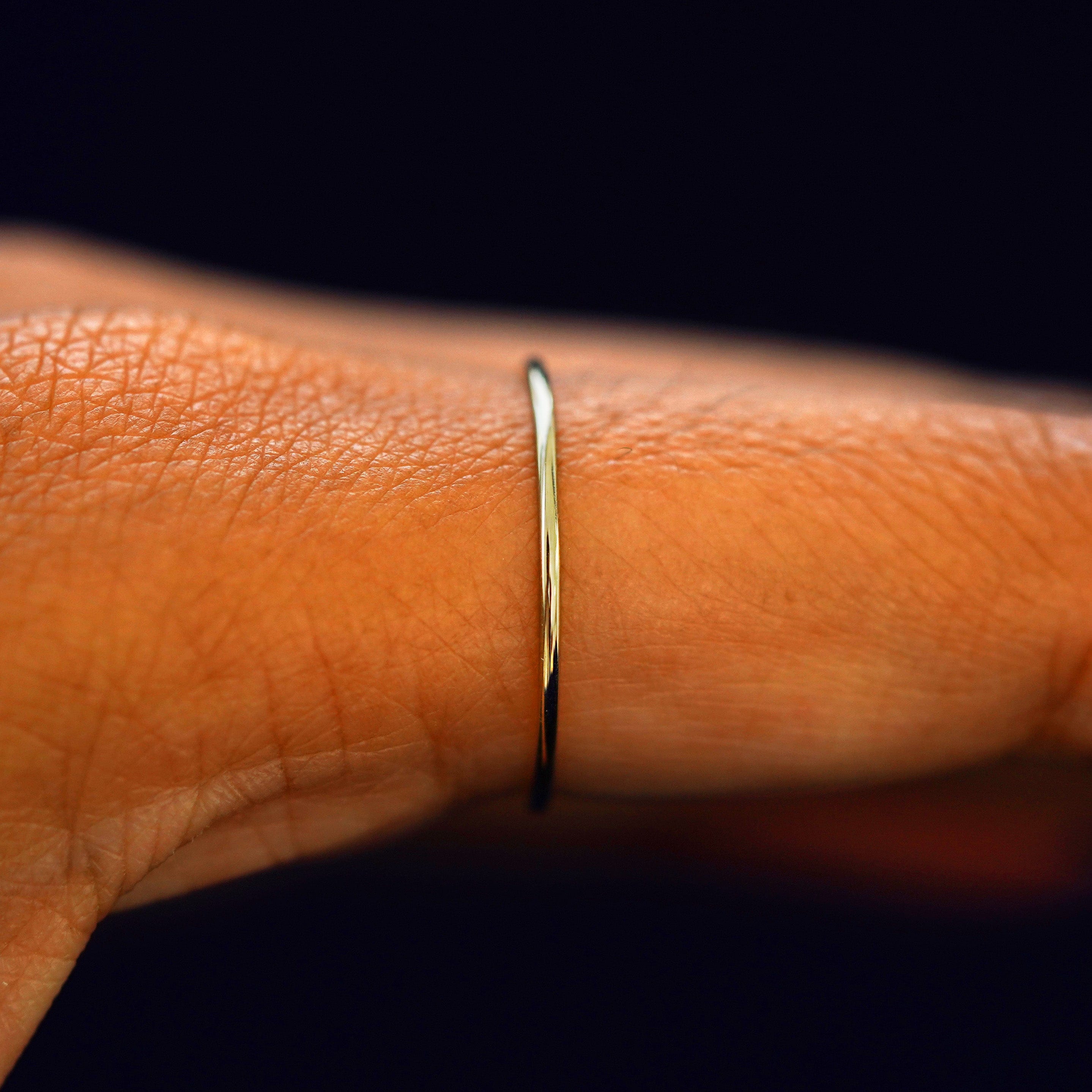 Automic Gold Studio Line Ring