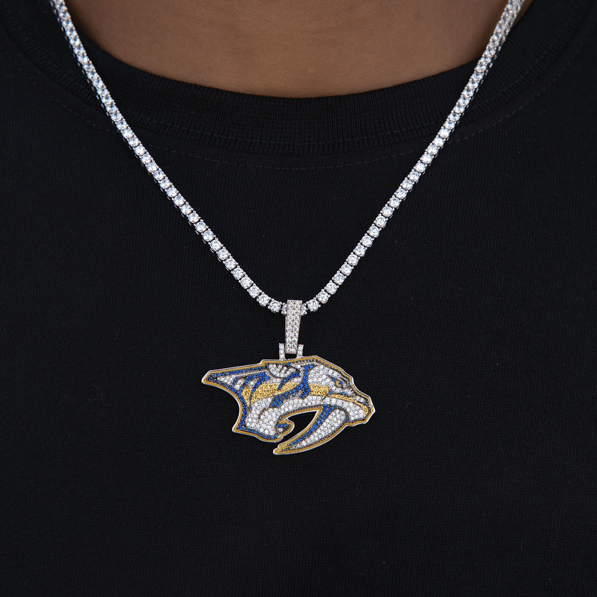 GLD Men Nashville Predators Official NHL Logo Pendant in White Gold