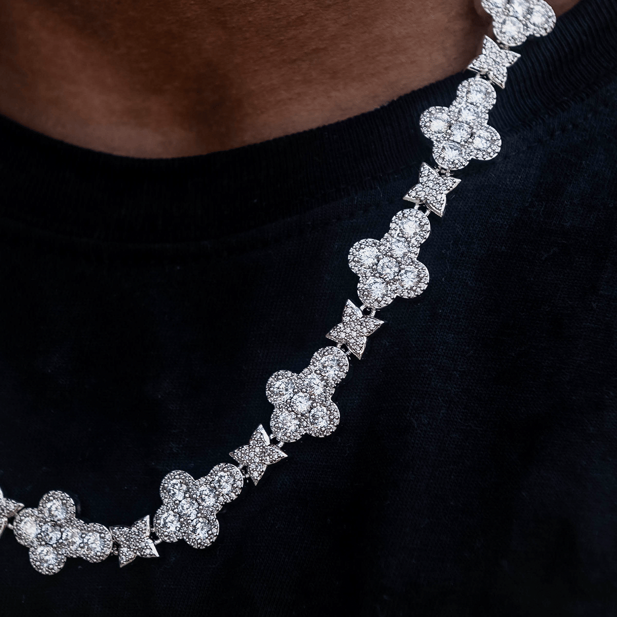 GLD PROMO Rounded Cross Pave Star Chain