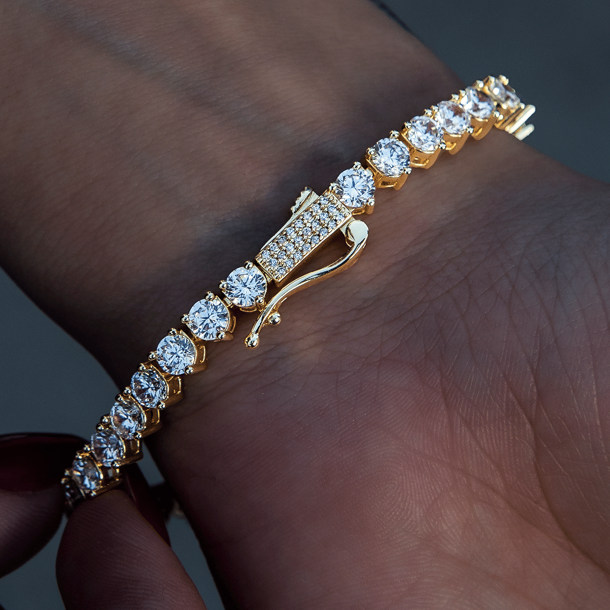 GLD PROMO - WOMEN 3 Prong Tennis Bracelet in Yellow Gold